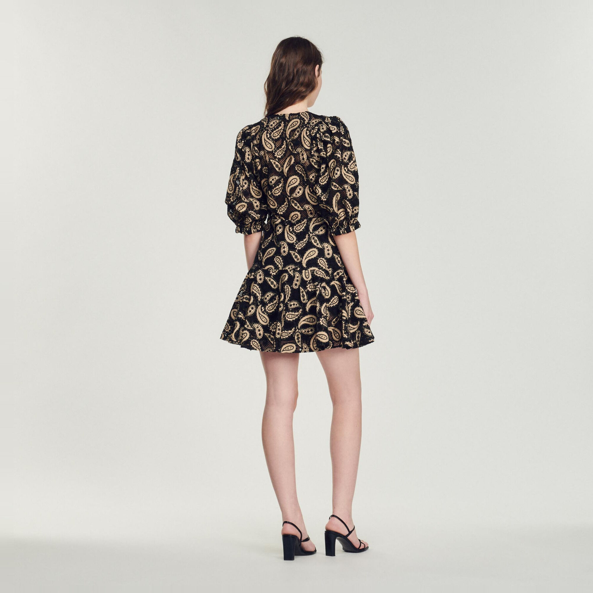 Short guipure dress with paisley print