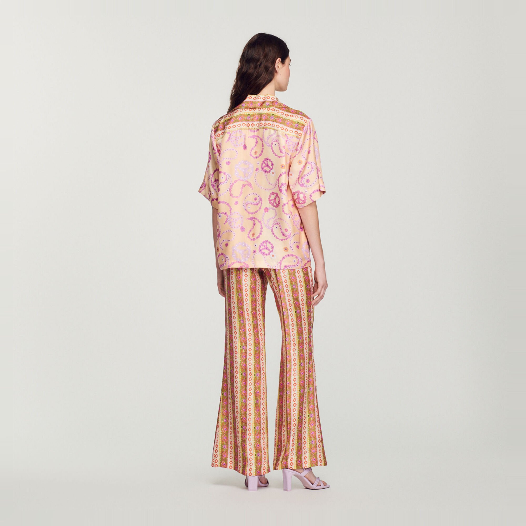 Flowing shirt with Peace & Love print