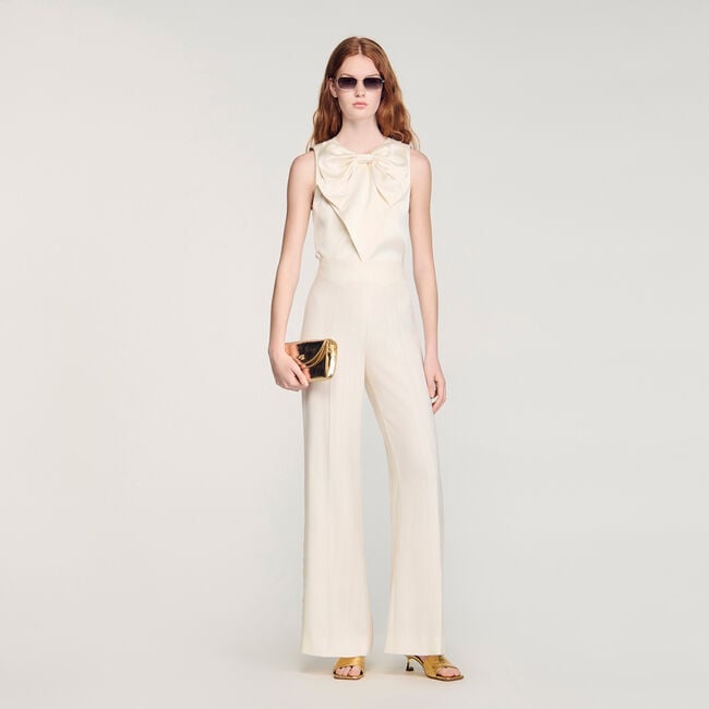 Buttoned-slit straight-leg trousers