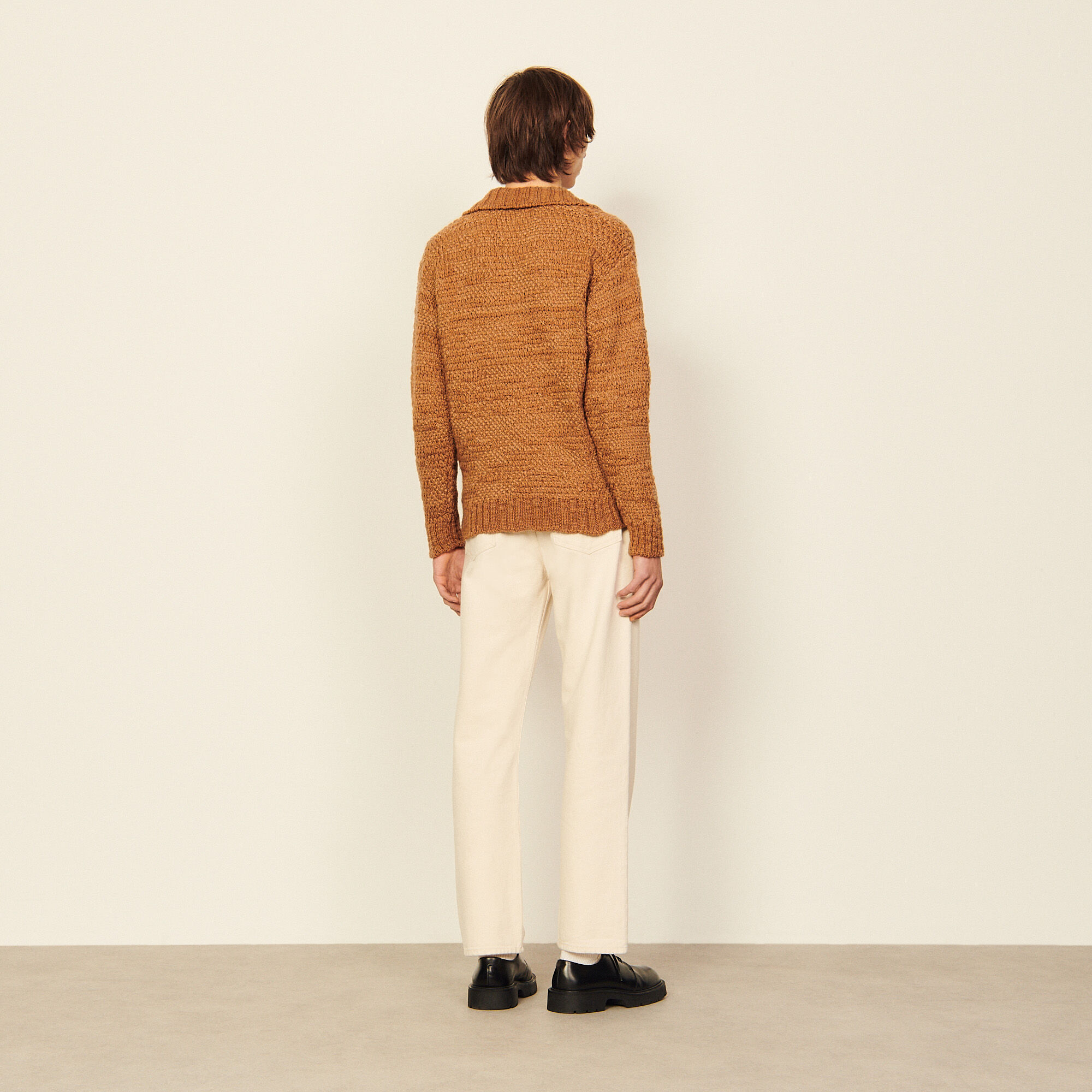 Hand-knitted effect polo sweater