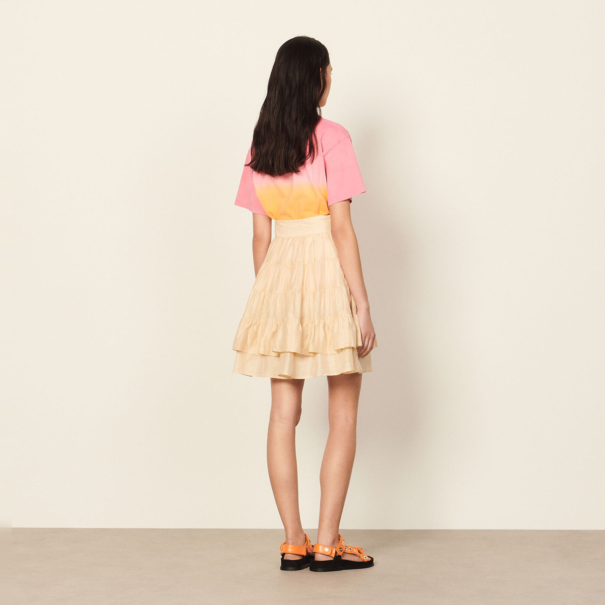 Short skirt with ruffles