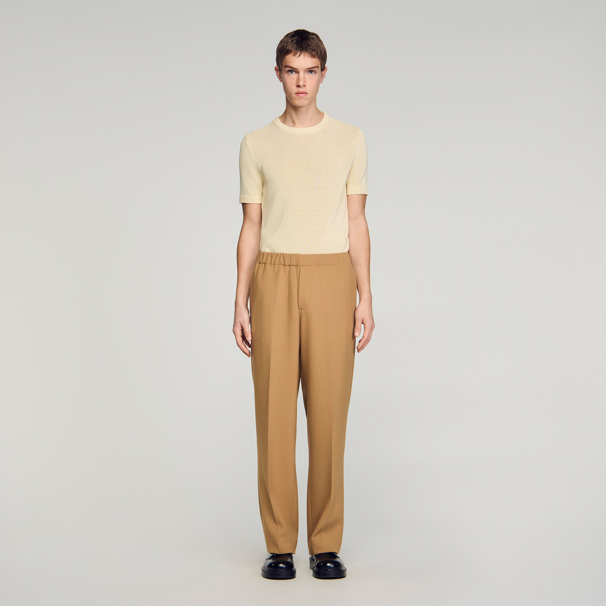 Wide-leg trousers