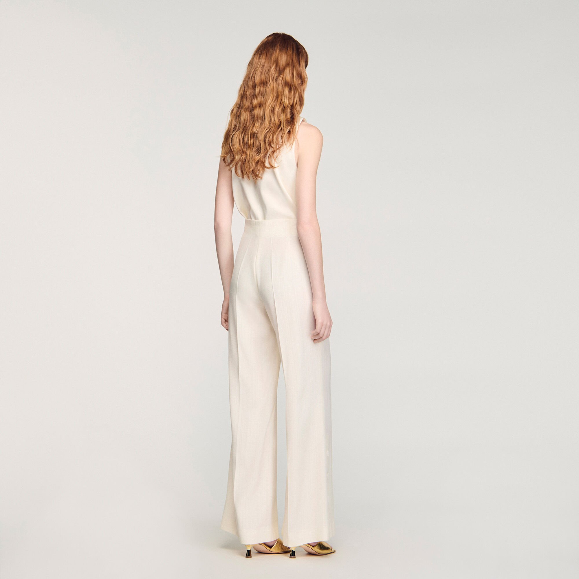 Buttoned-slit straight-leg trousers