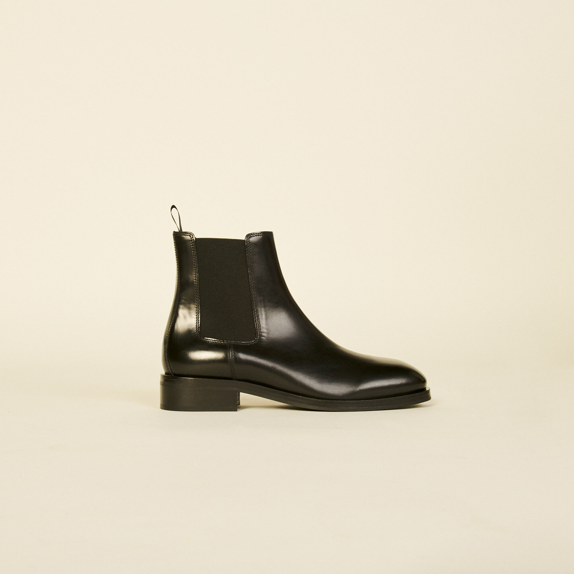 Smooth leather boots