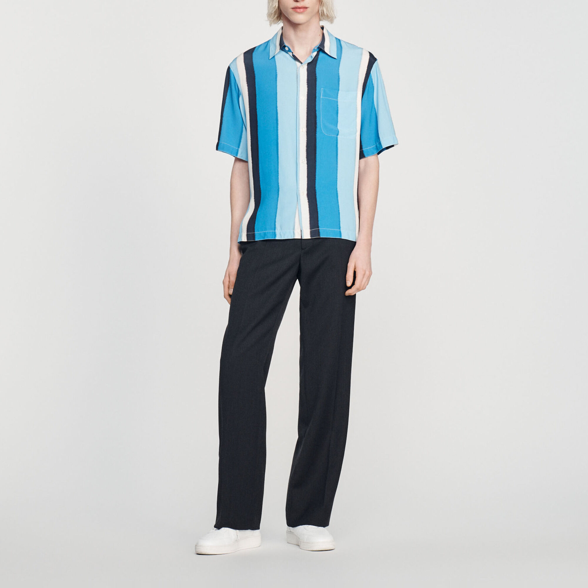 Flowing striped short-sleeved shirt