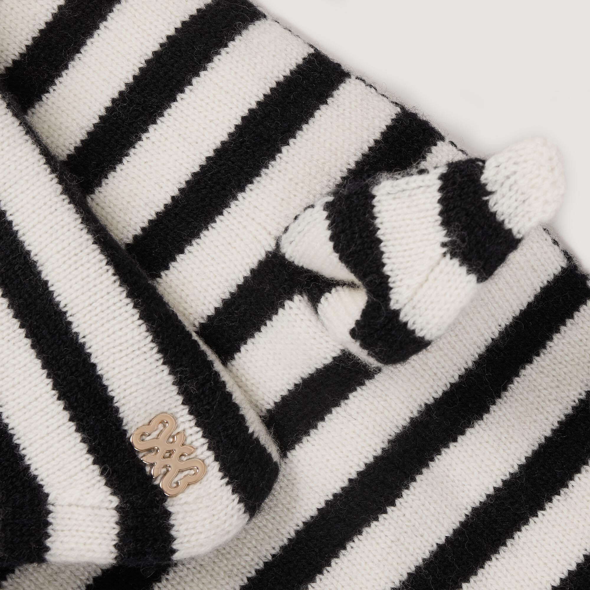 Wool and cashmere scarf