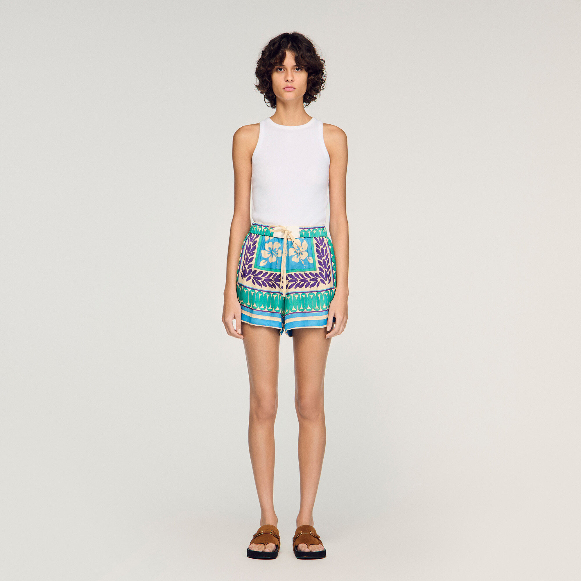Short floral print shorts
