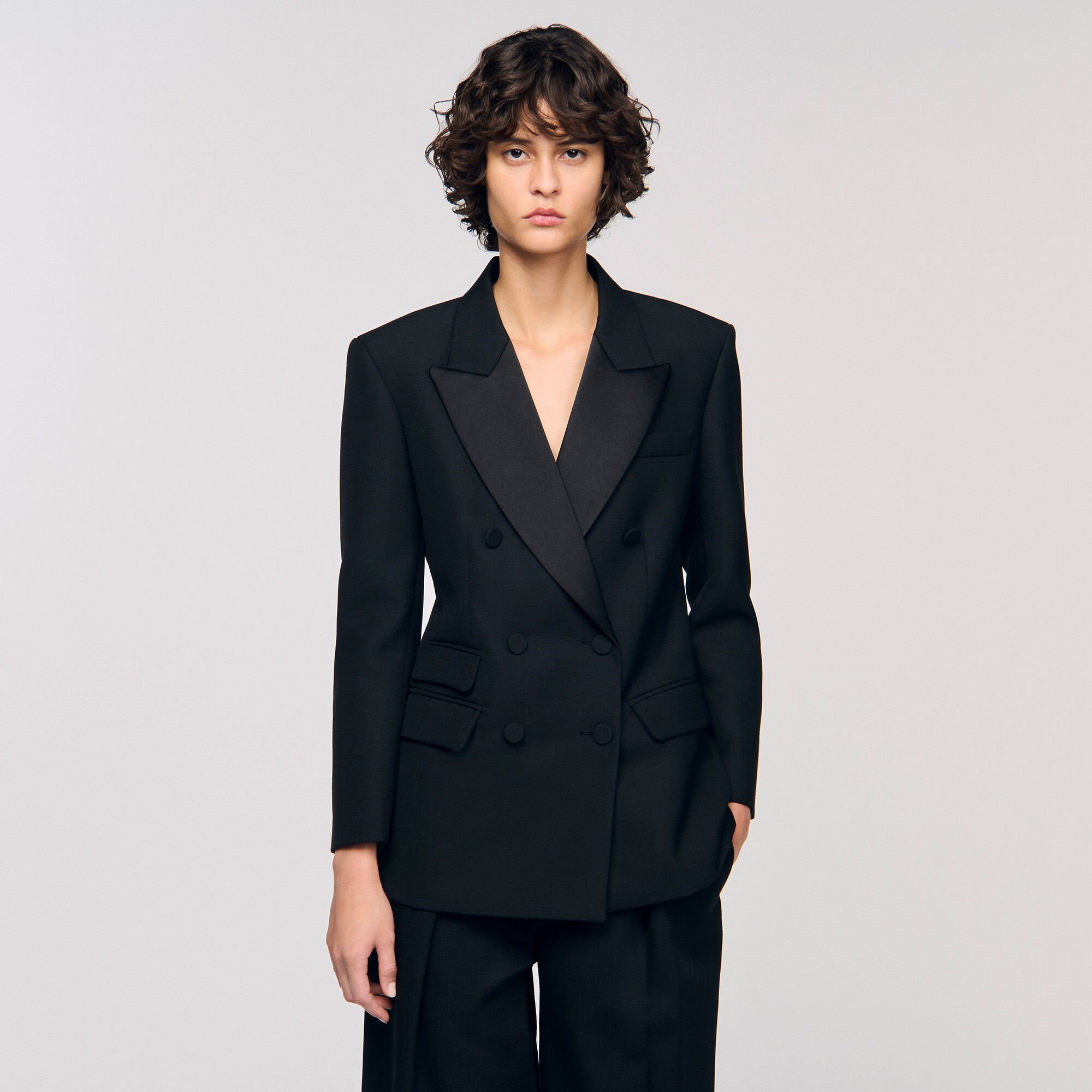 Tuxedo jacket with satin collar