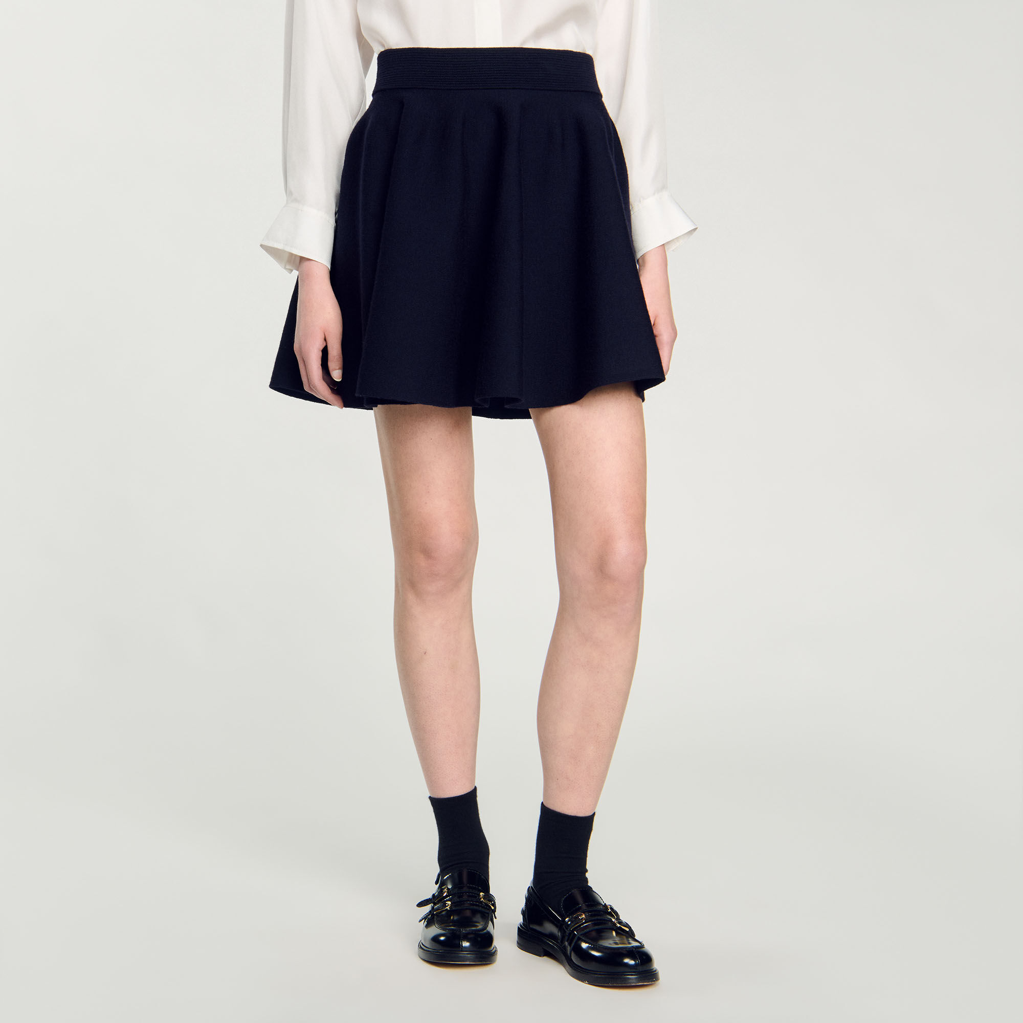 Short knit skirt