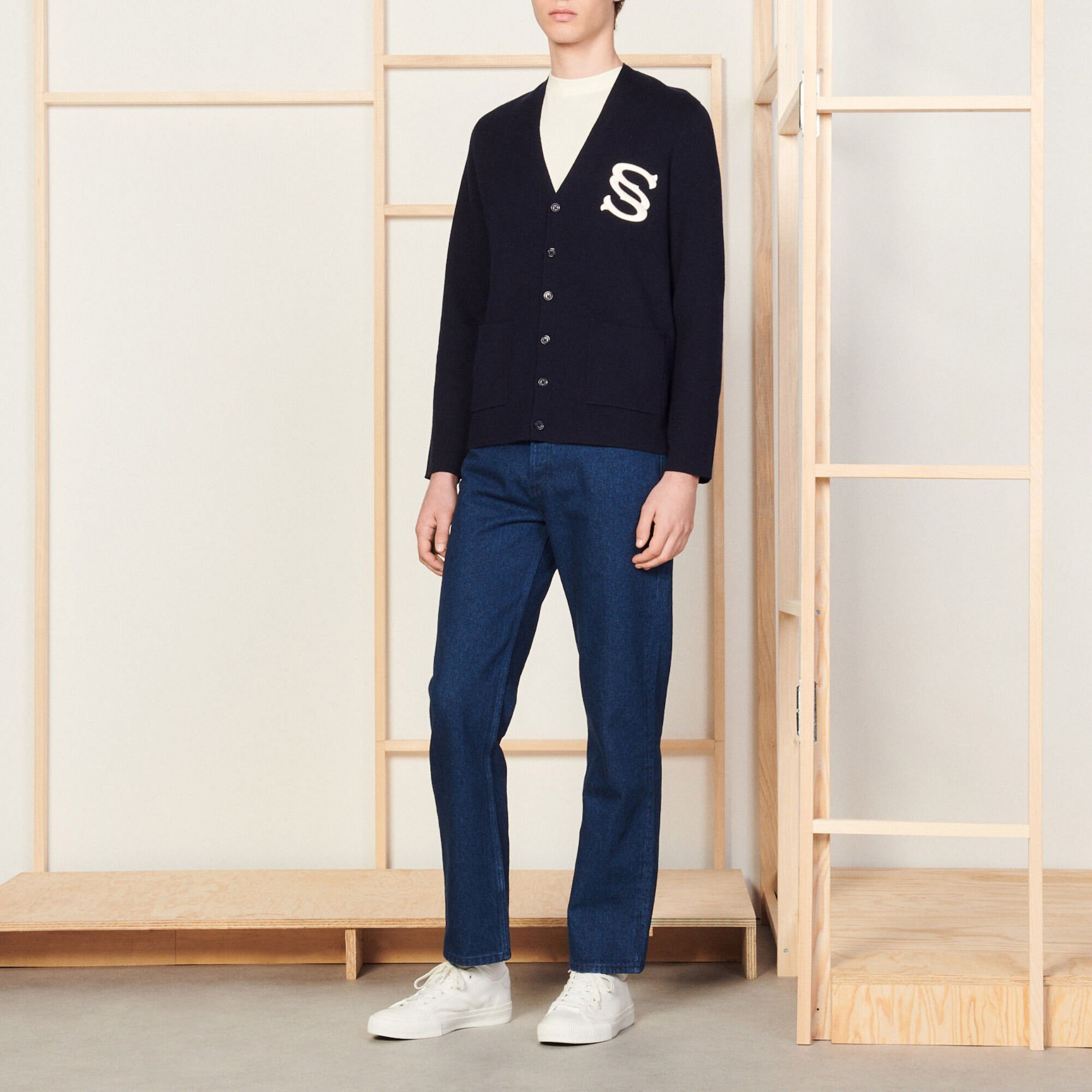 Wool cardigan with embroidery
