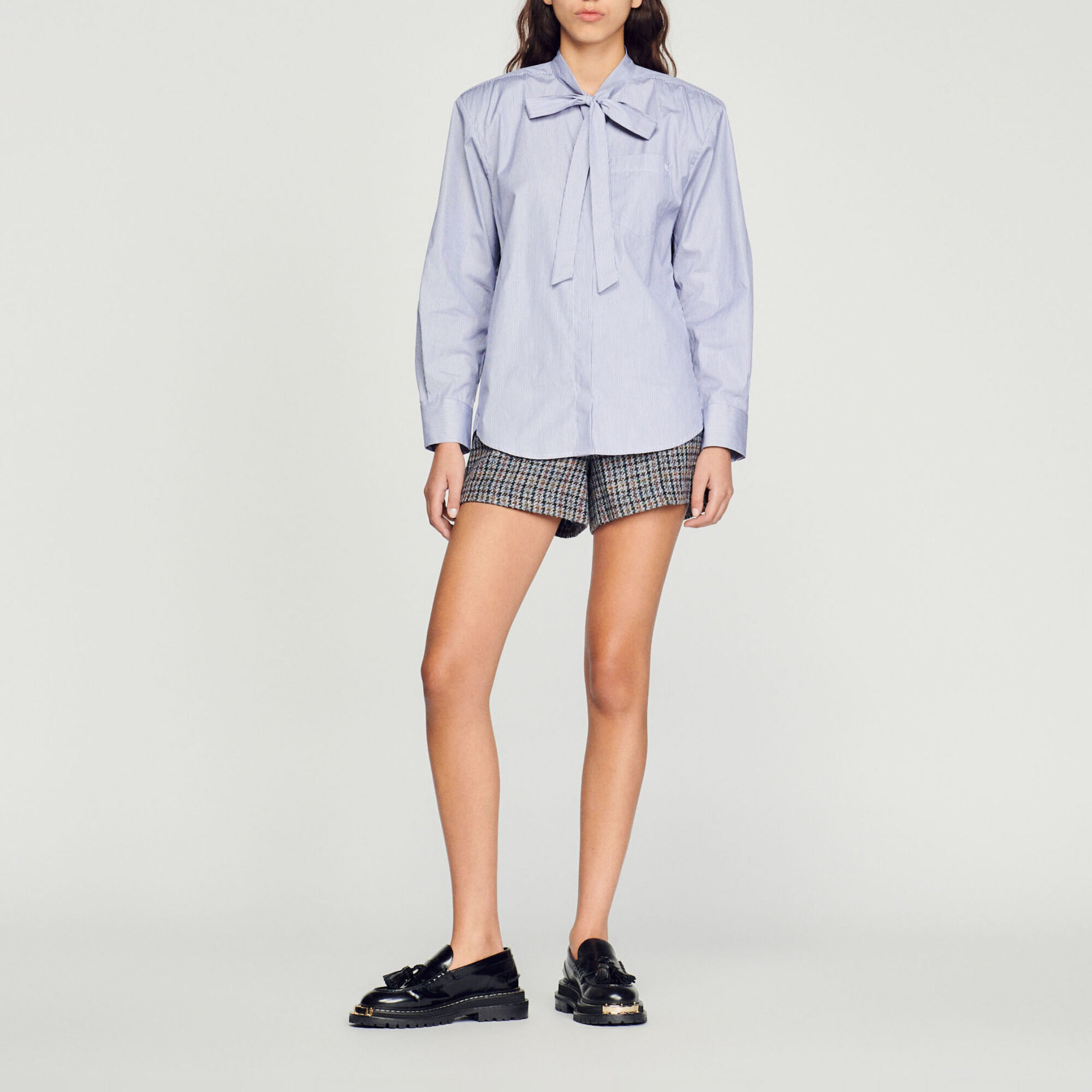 Shirt with pussy bow collar