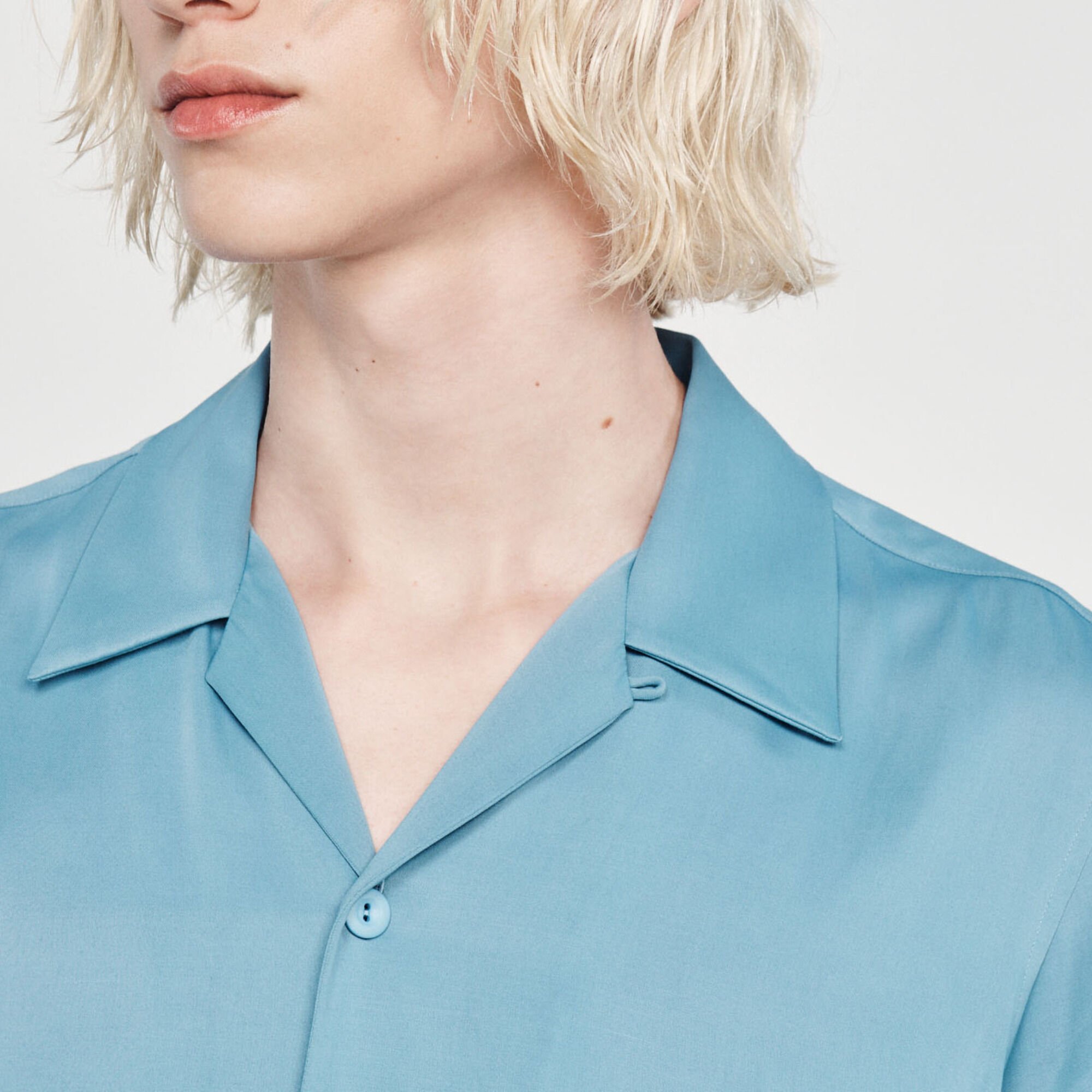 Short-sleeved shirt
