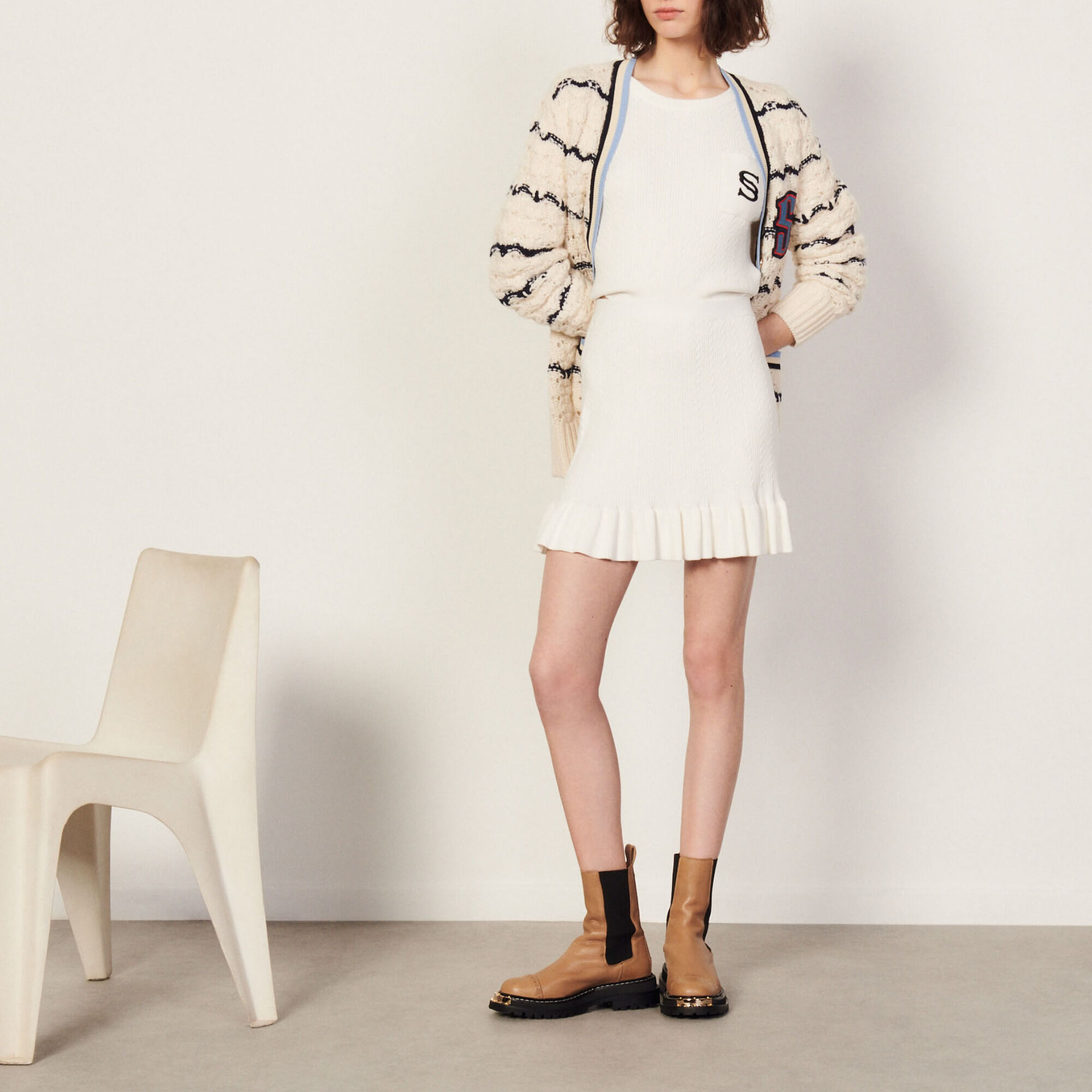 Short knitted skirt