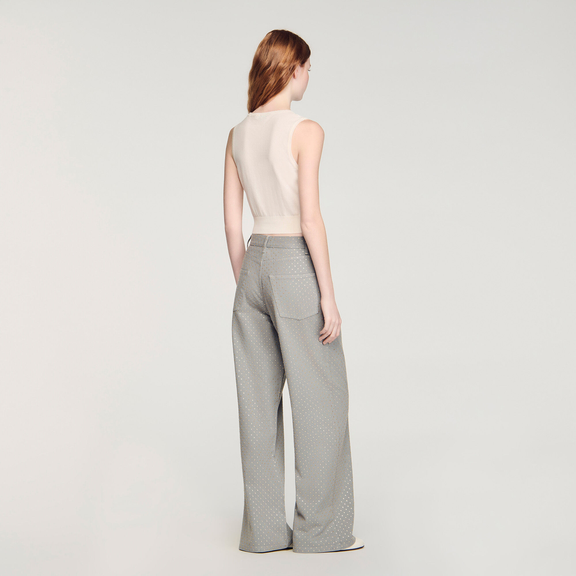 Sleeveless short knit jumper