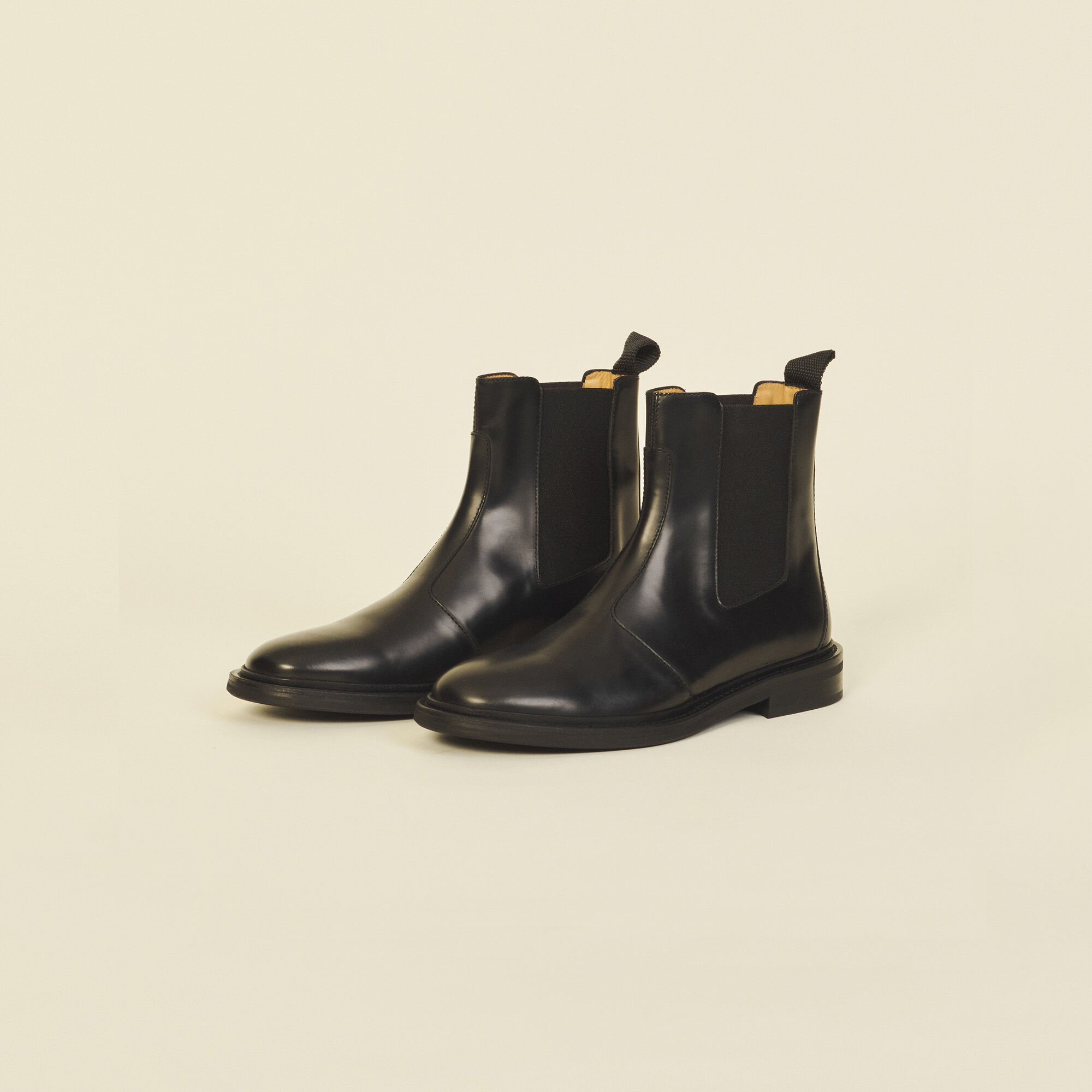 Smooth leather boots