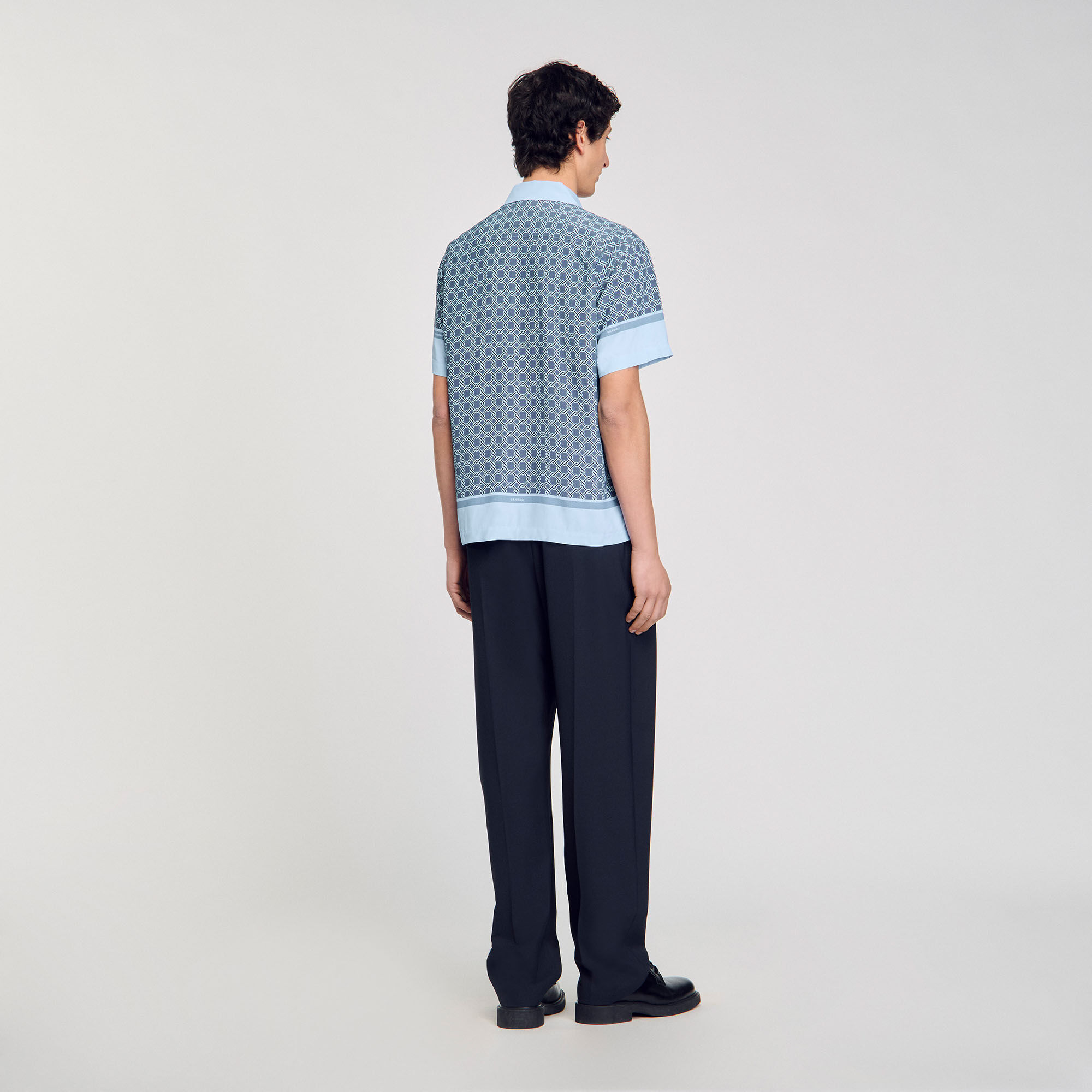 Short-sleeved patterned shirt