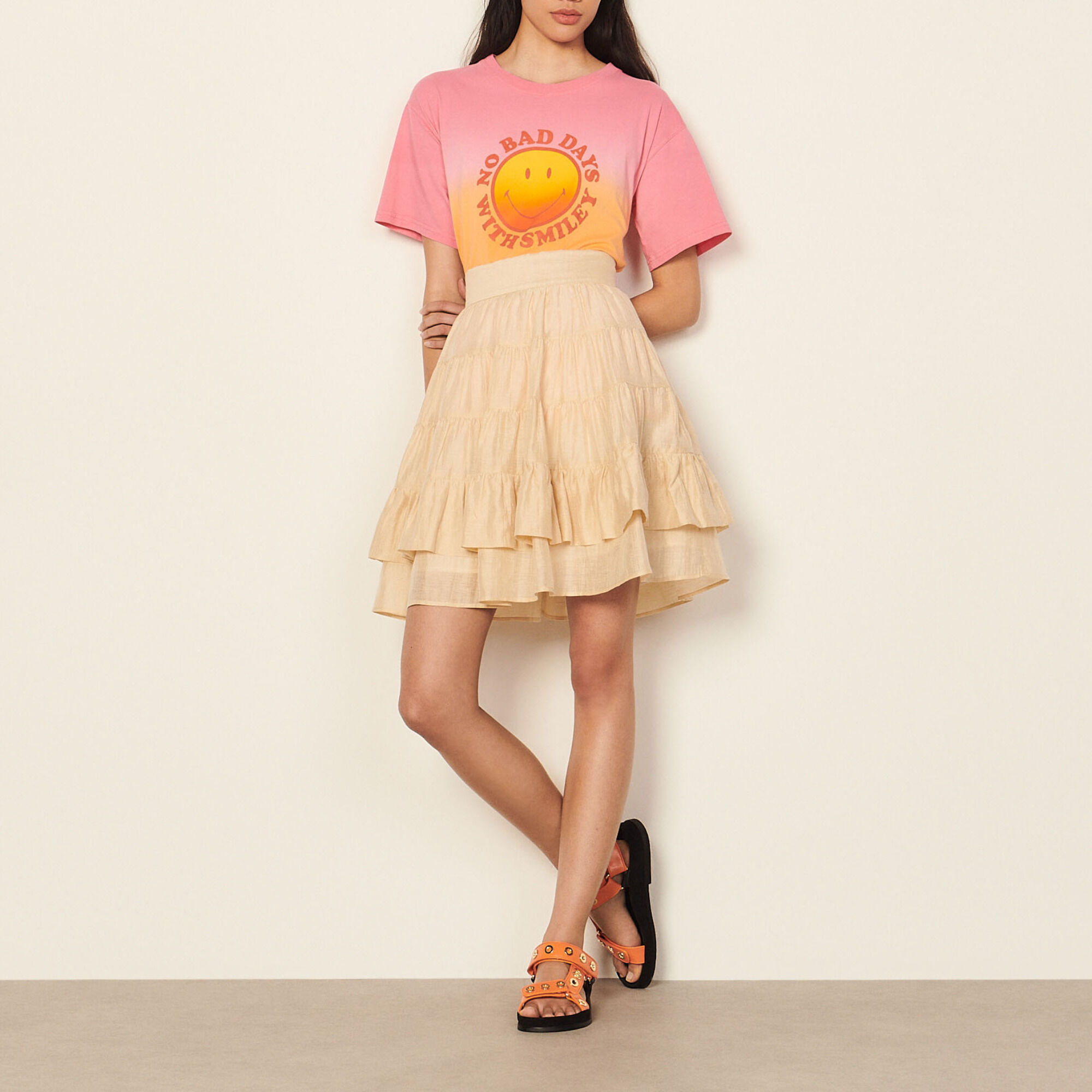 Short skirt with ruffles