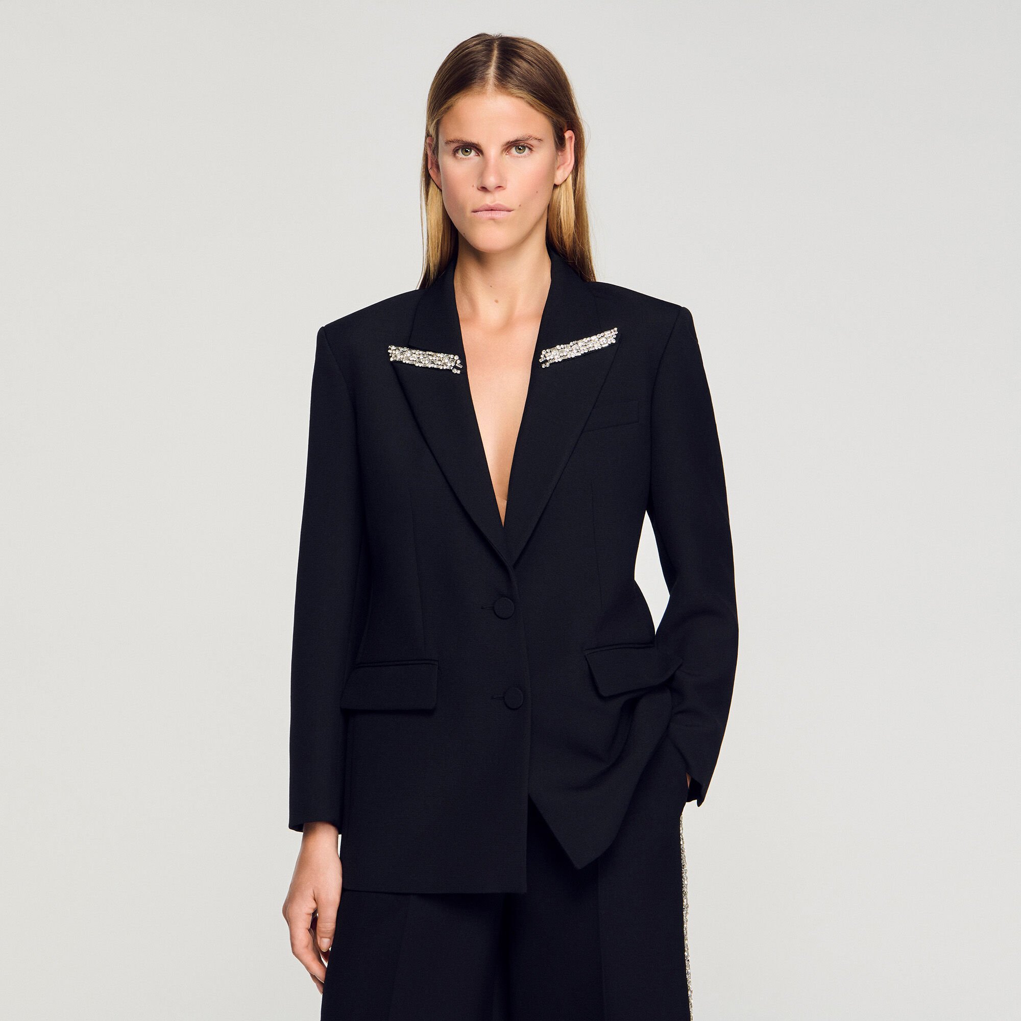 Jacket with rhinestone collar