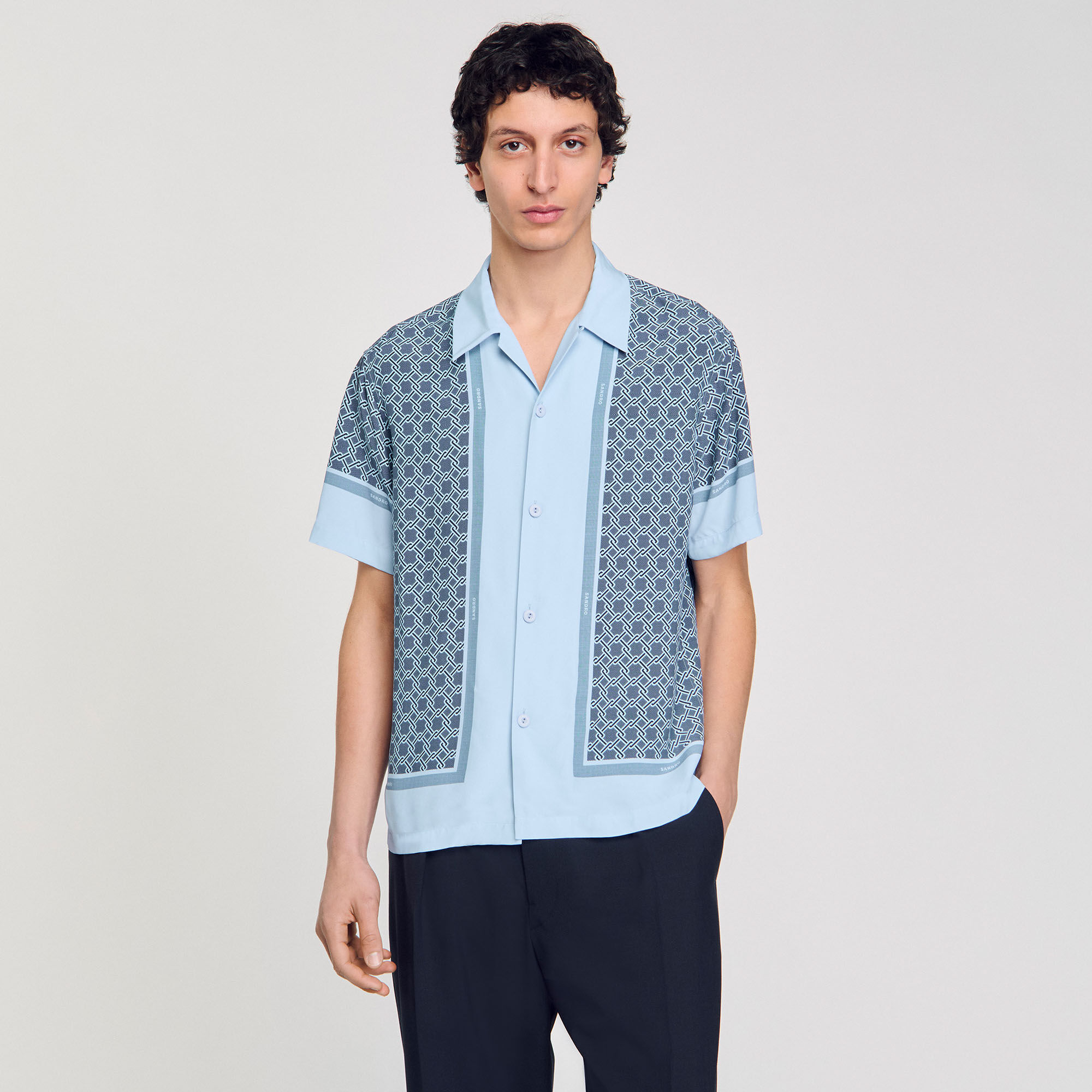 Short-sleeved patterned shirt