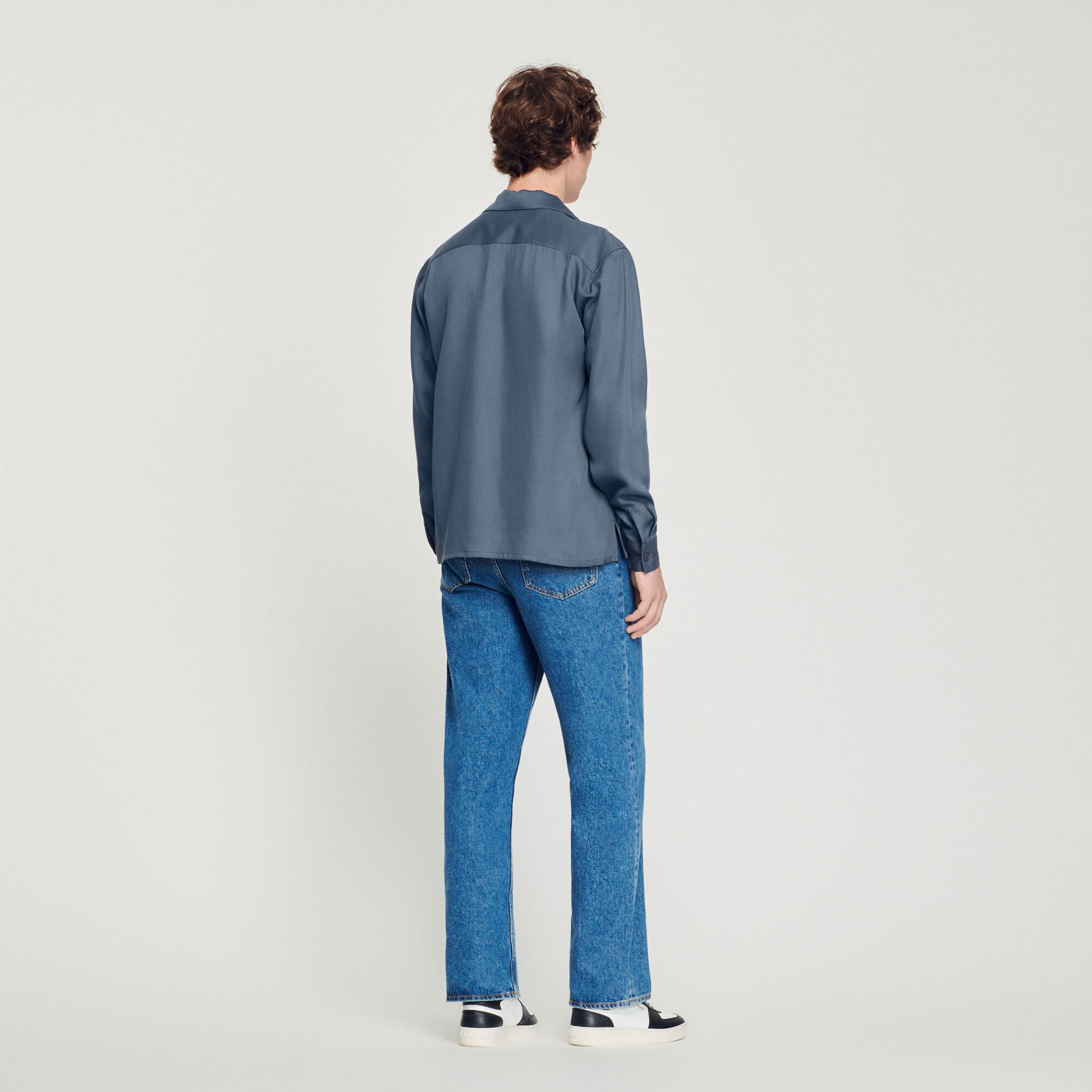 Floaty shirt with spread collar