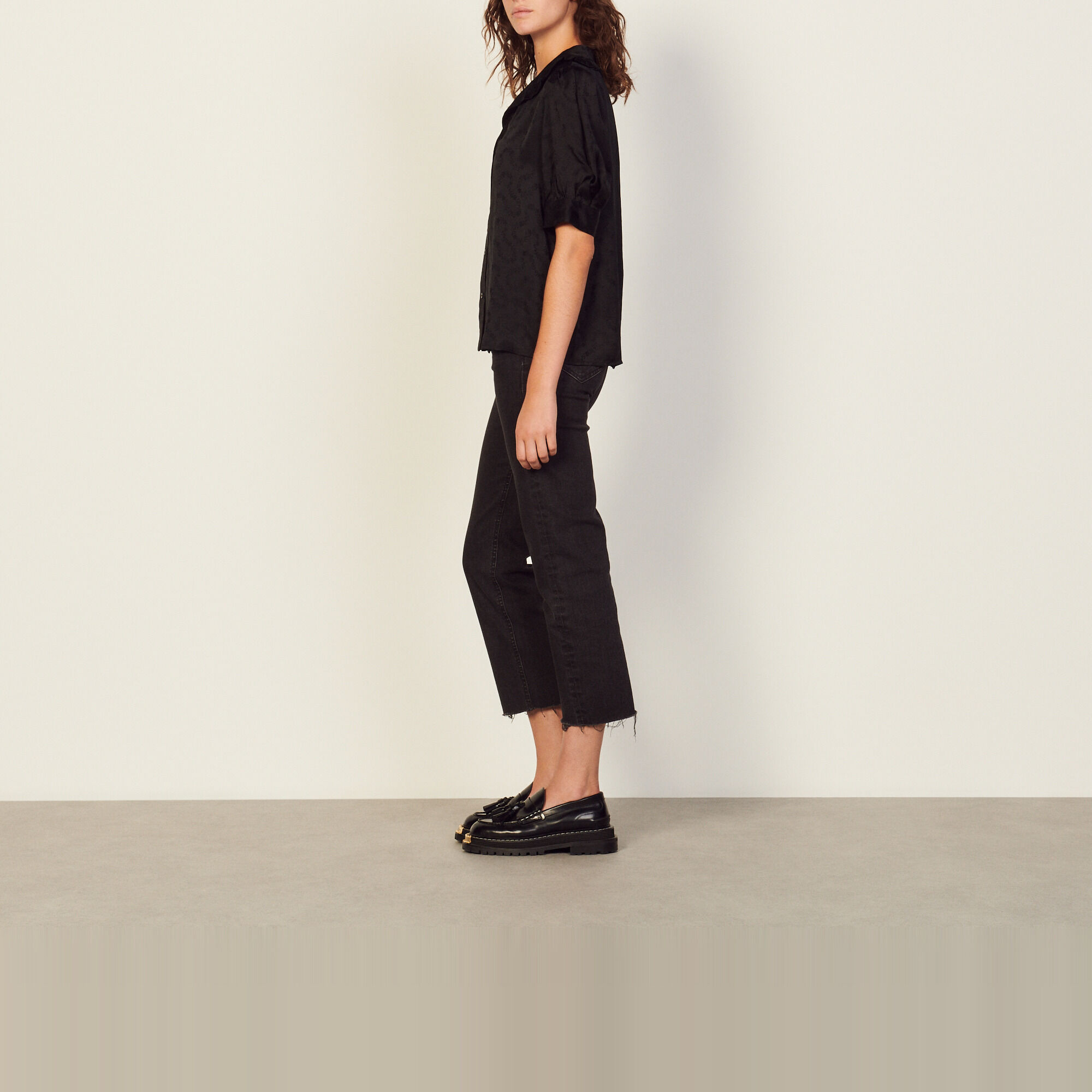 Flowing shirt in patterned jacquard