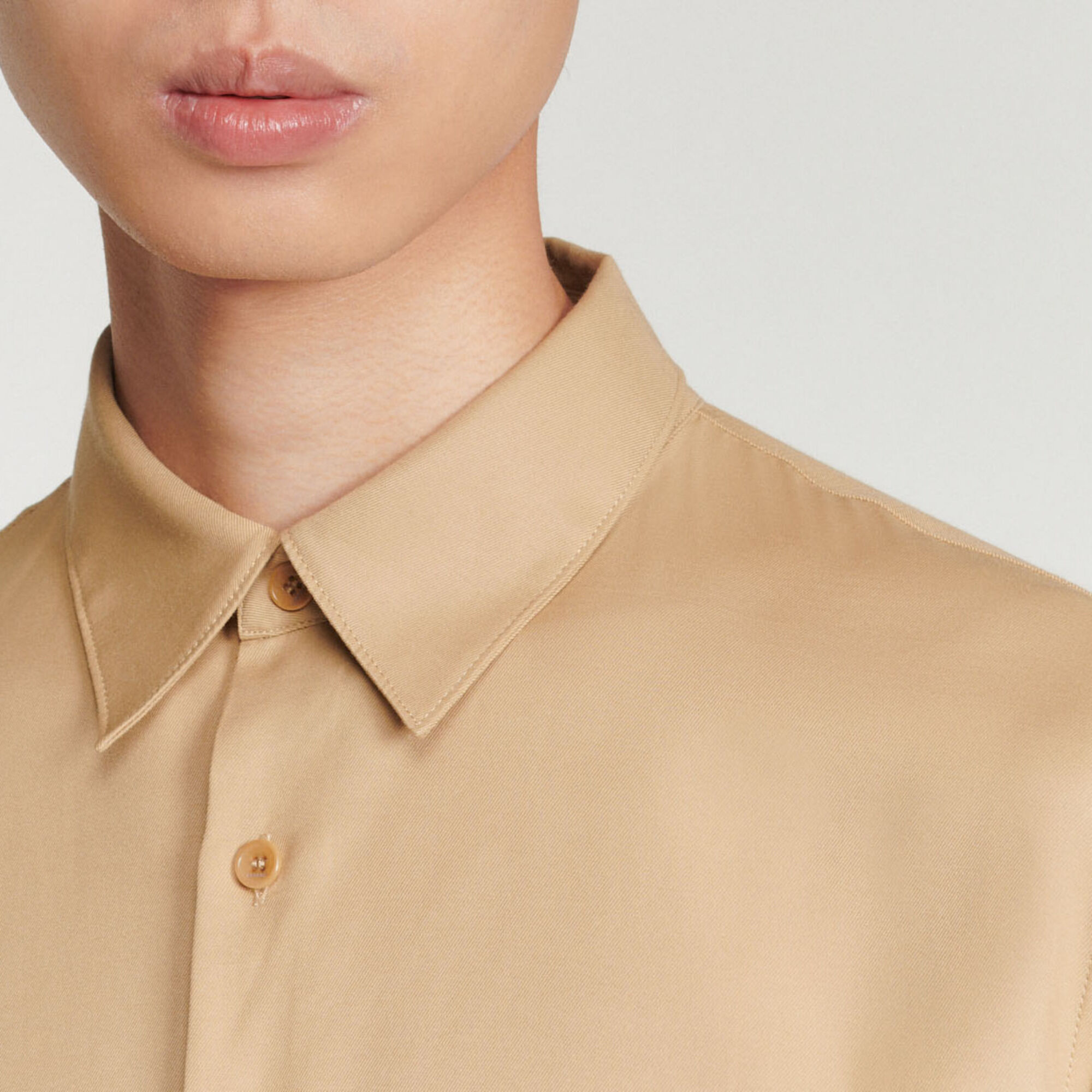 Flowing long-sleeved shirt