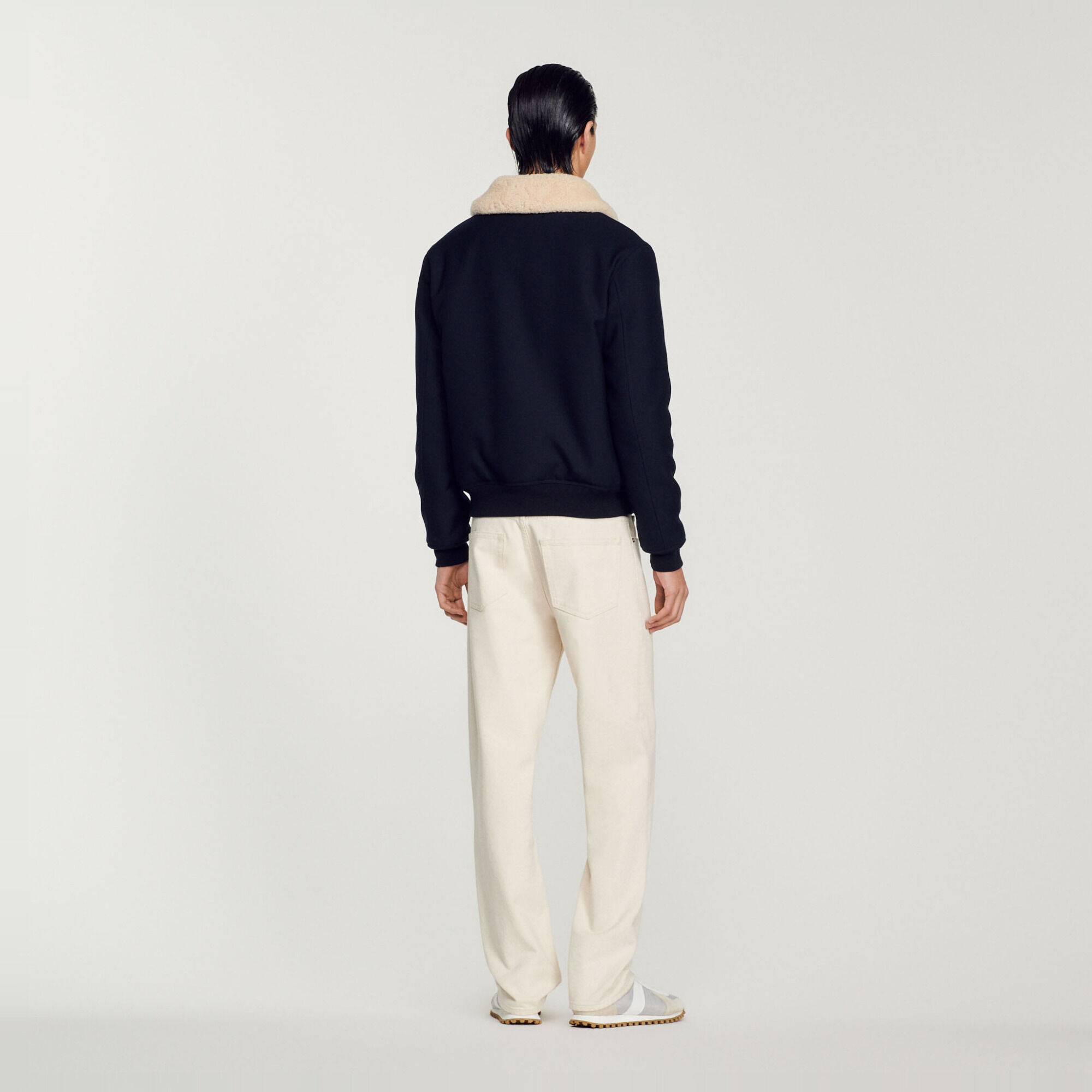 Jacket with removable collar