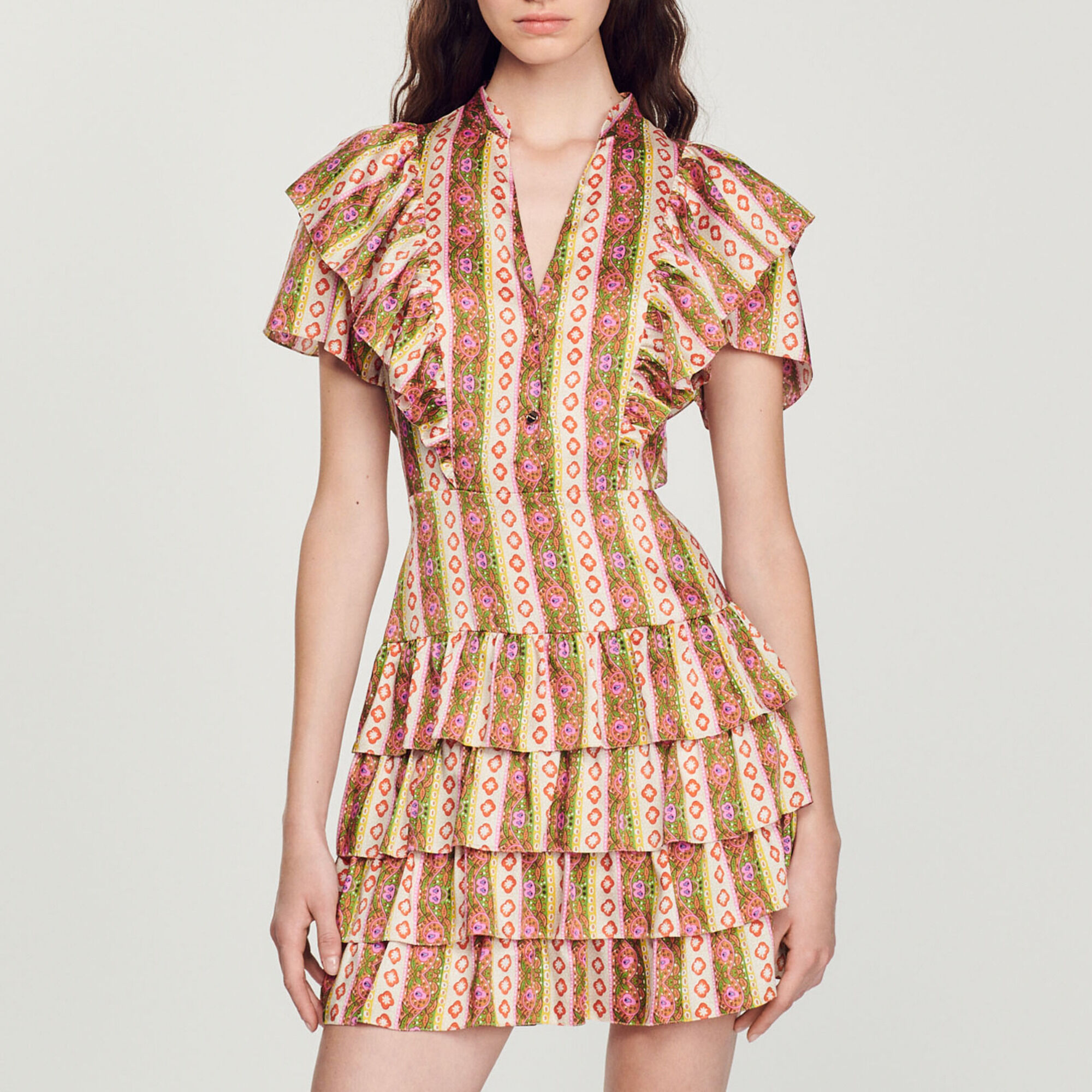 Loose-fitting ruffled dress