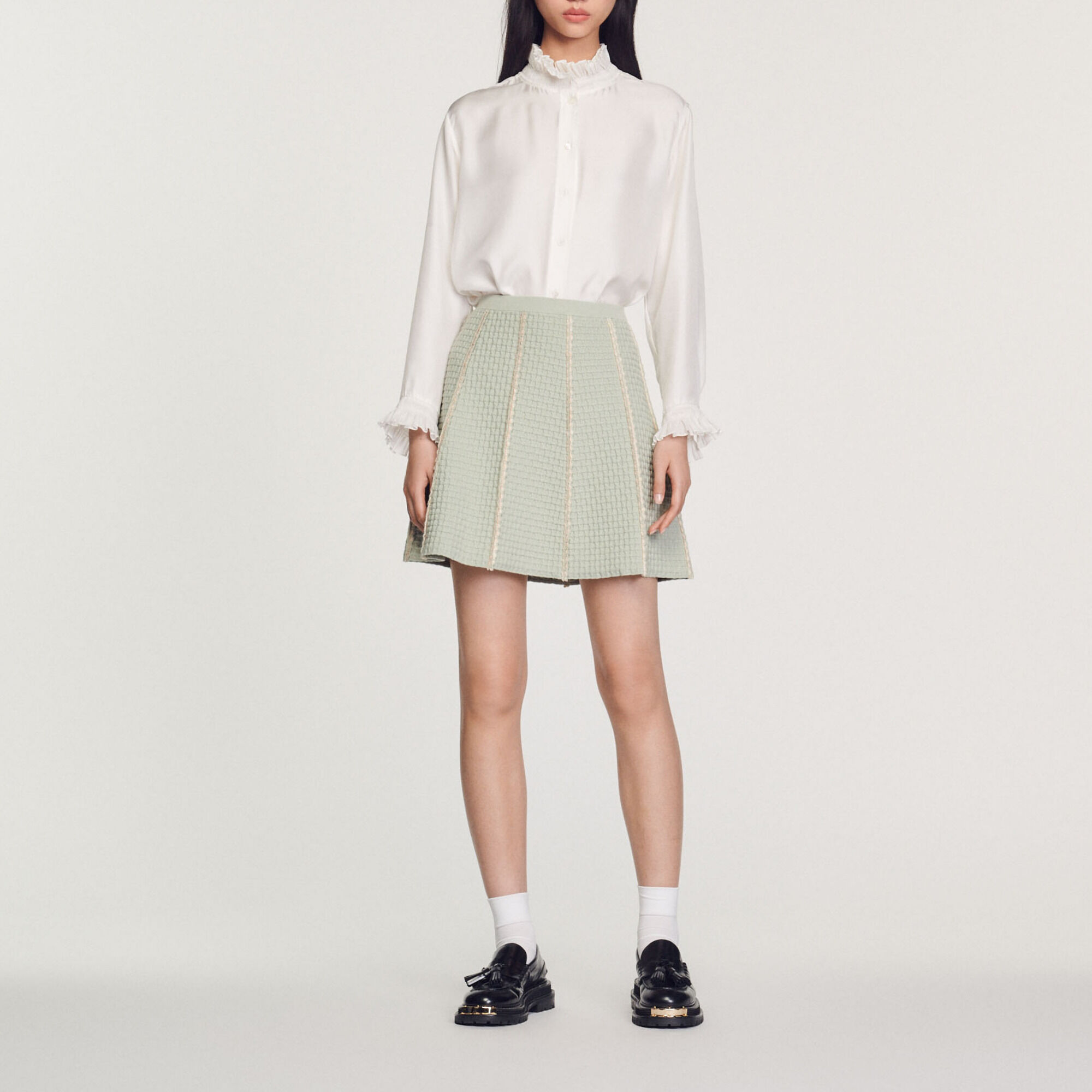 Short knitted skirt