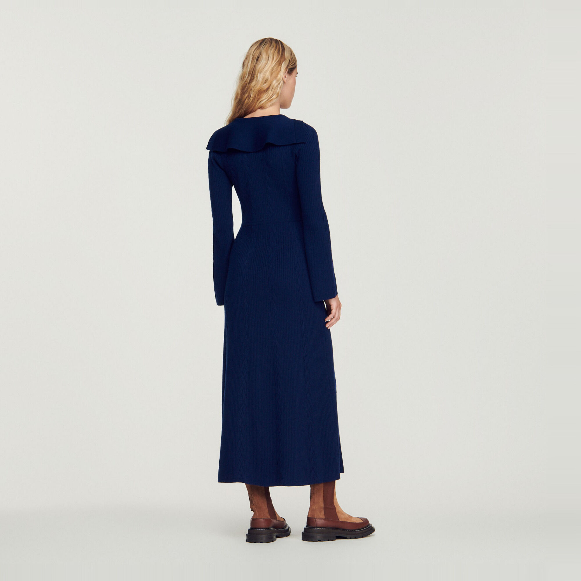 Long dress with open collar