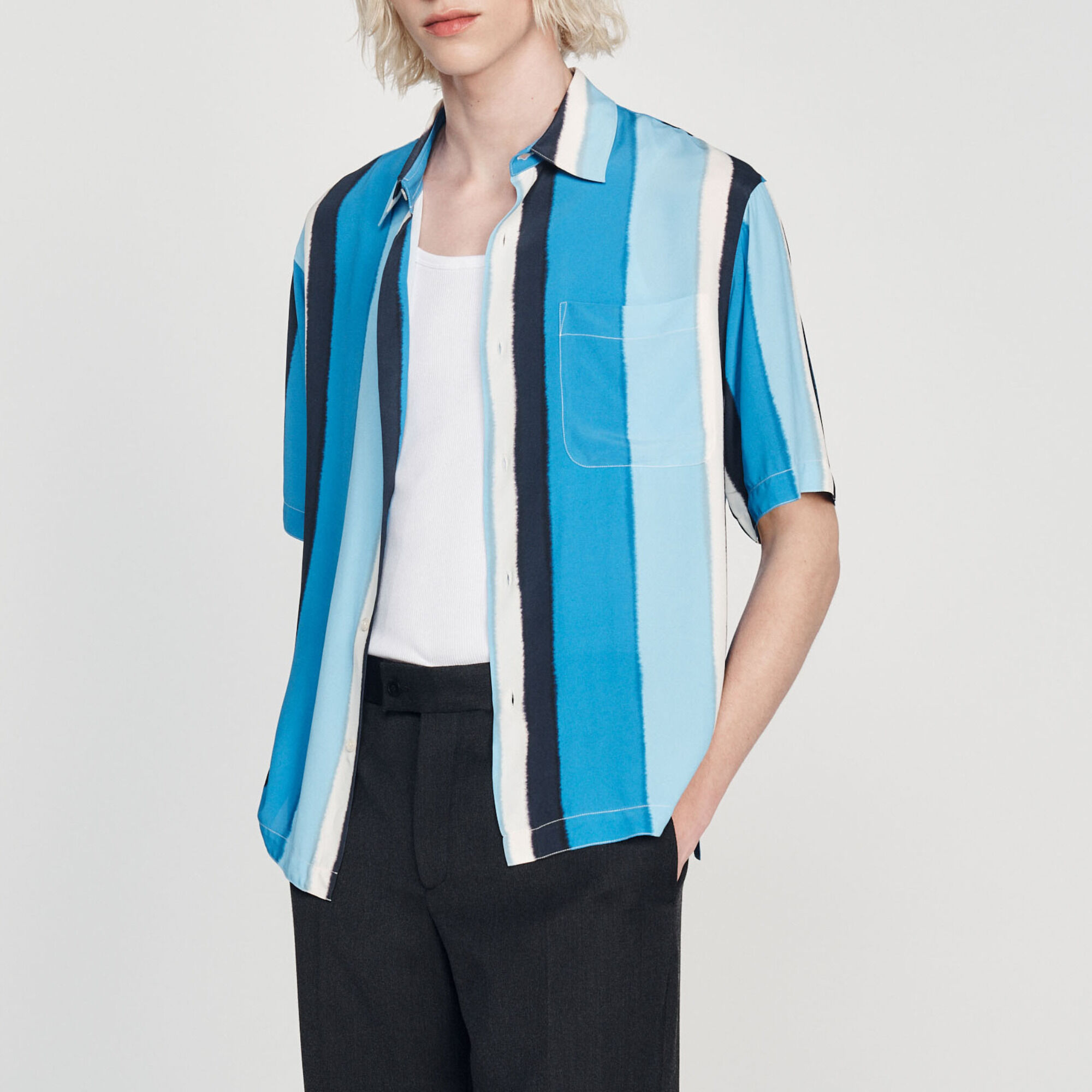 Flowing striped short-sleeved shirt
