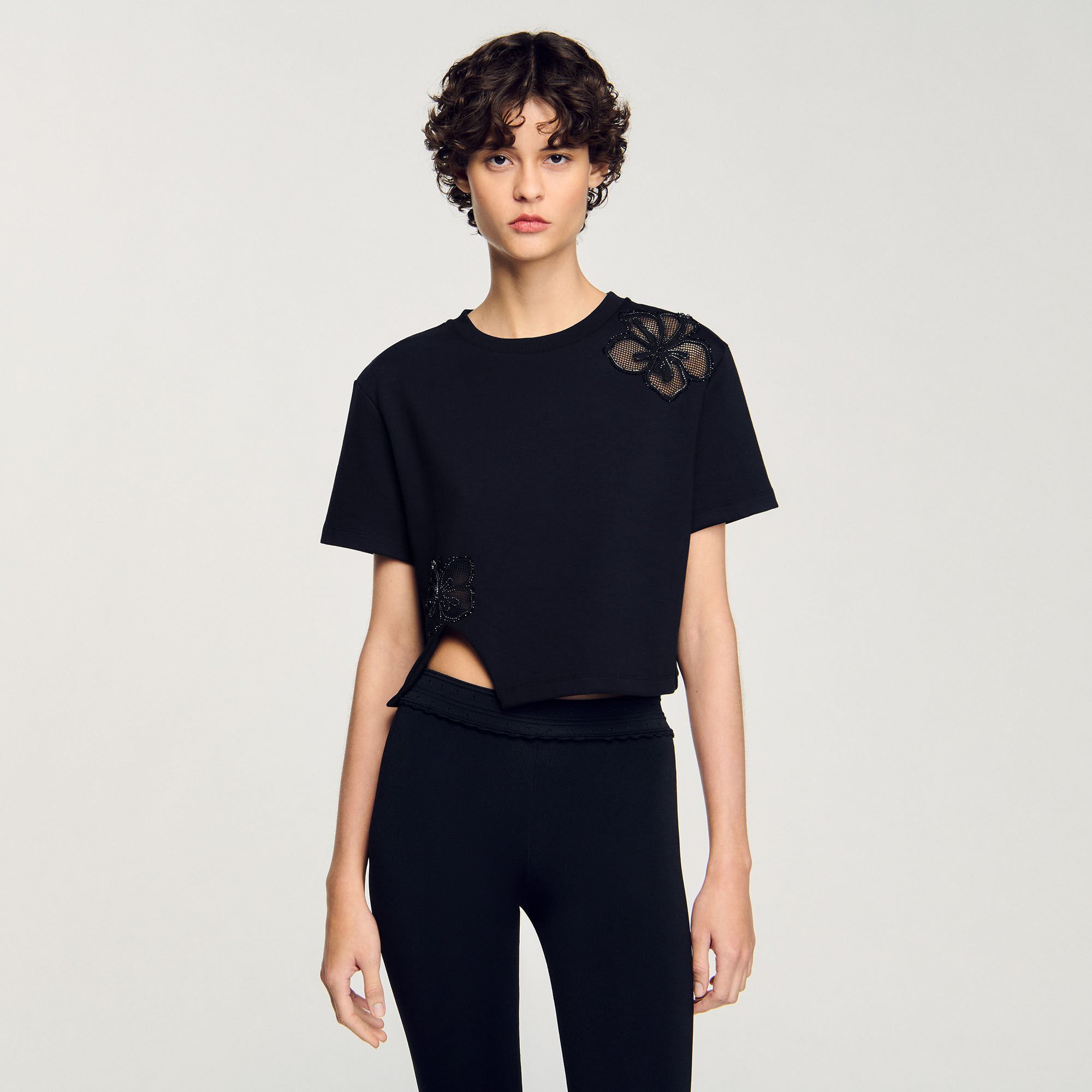 【SANDRO】 Floral Embroidery Tee Floral embroidery T-shirt black / gray For Women | Sandro Paris