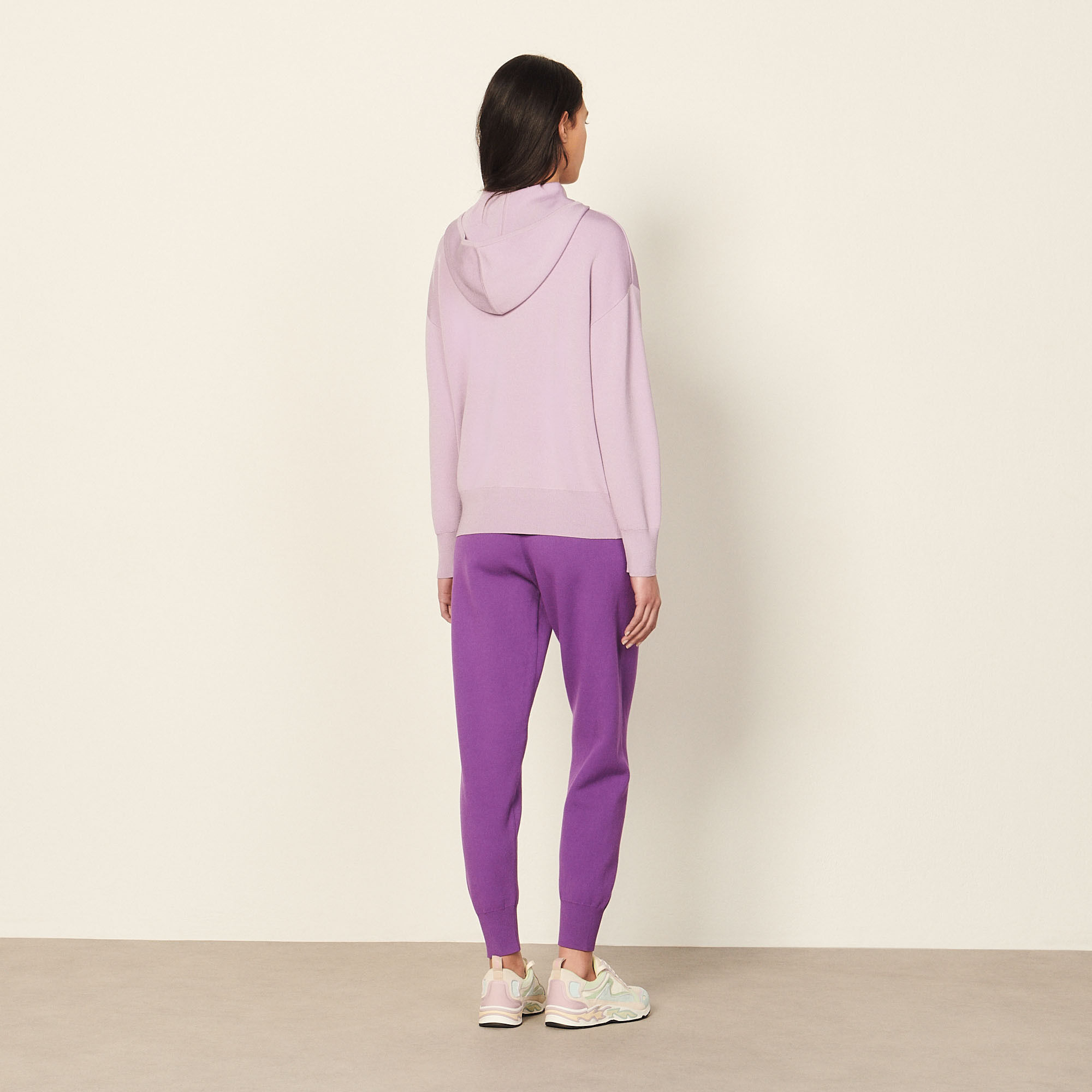  Embroidered zipped hoodie
