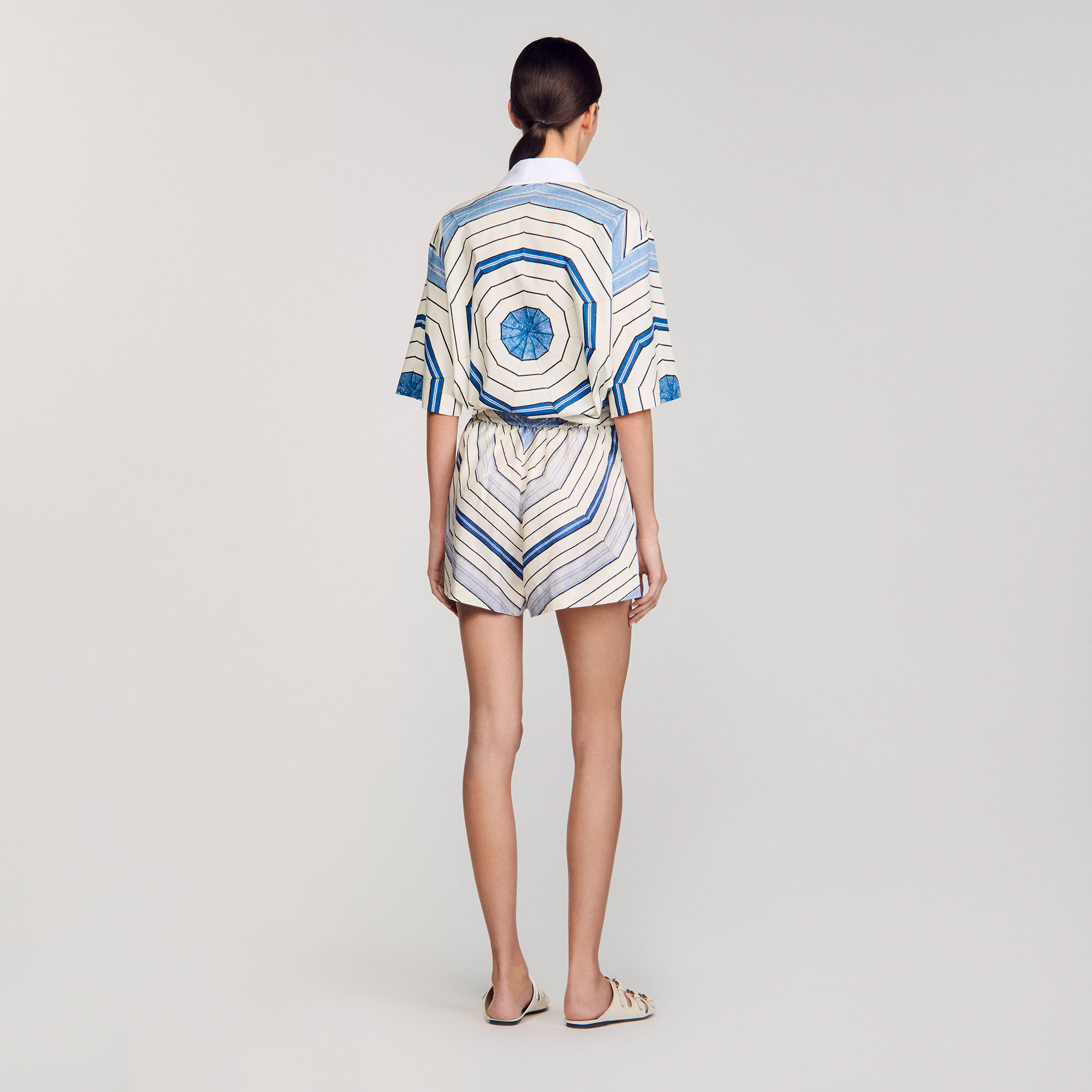 Spiral-motif shorts