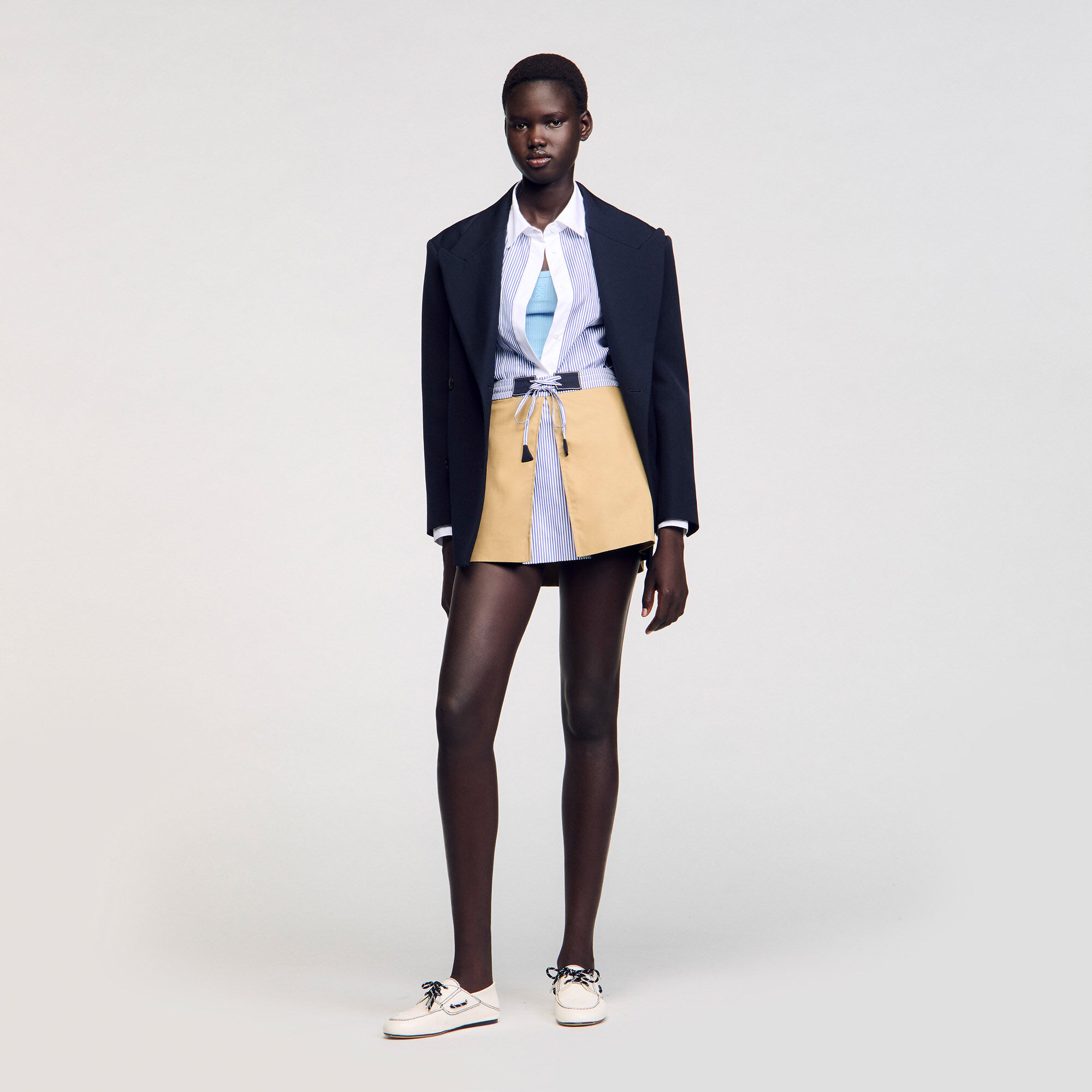 Short dual-material skirt