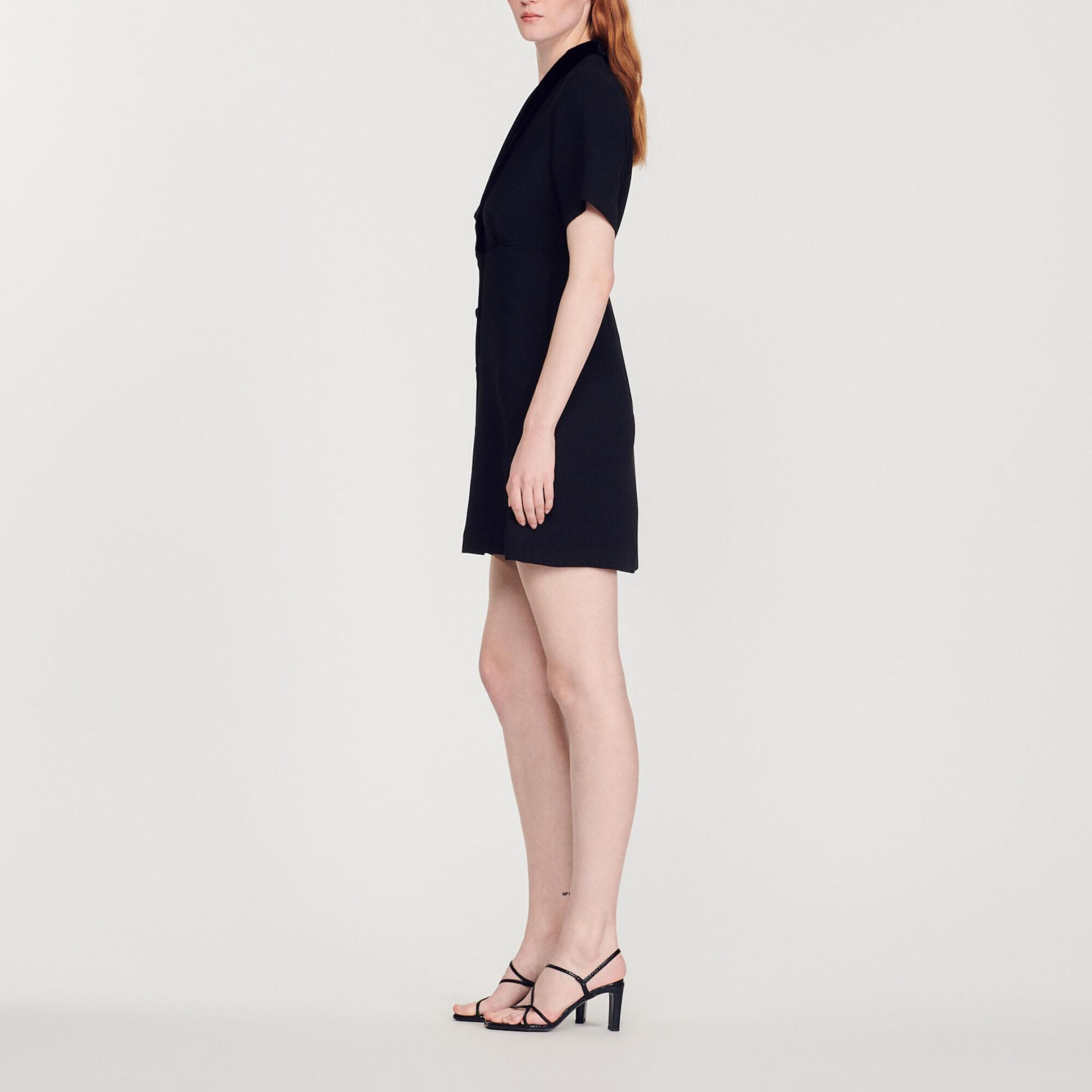 Short dress with shawl neck