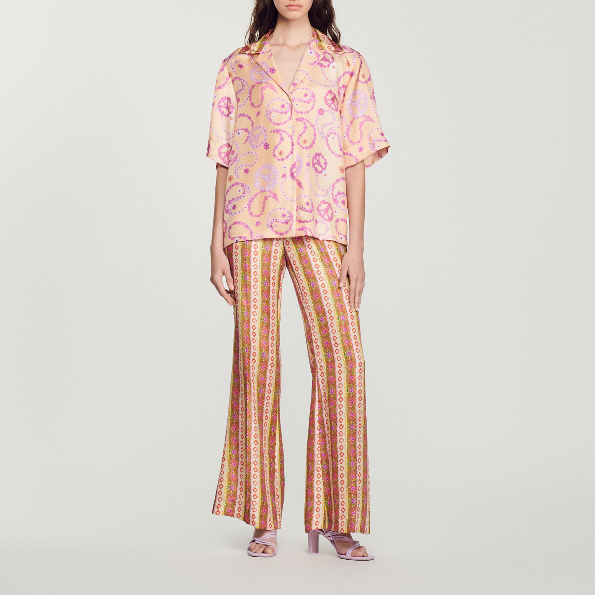 Flowing shirt with Peace & Love print