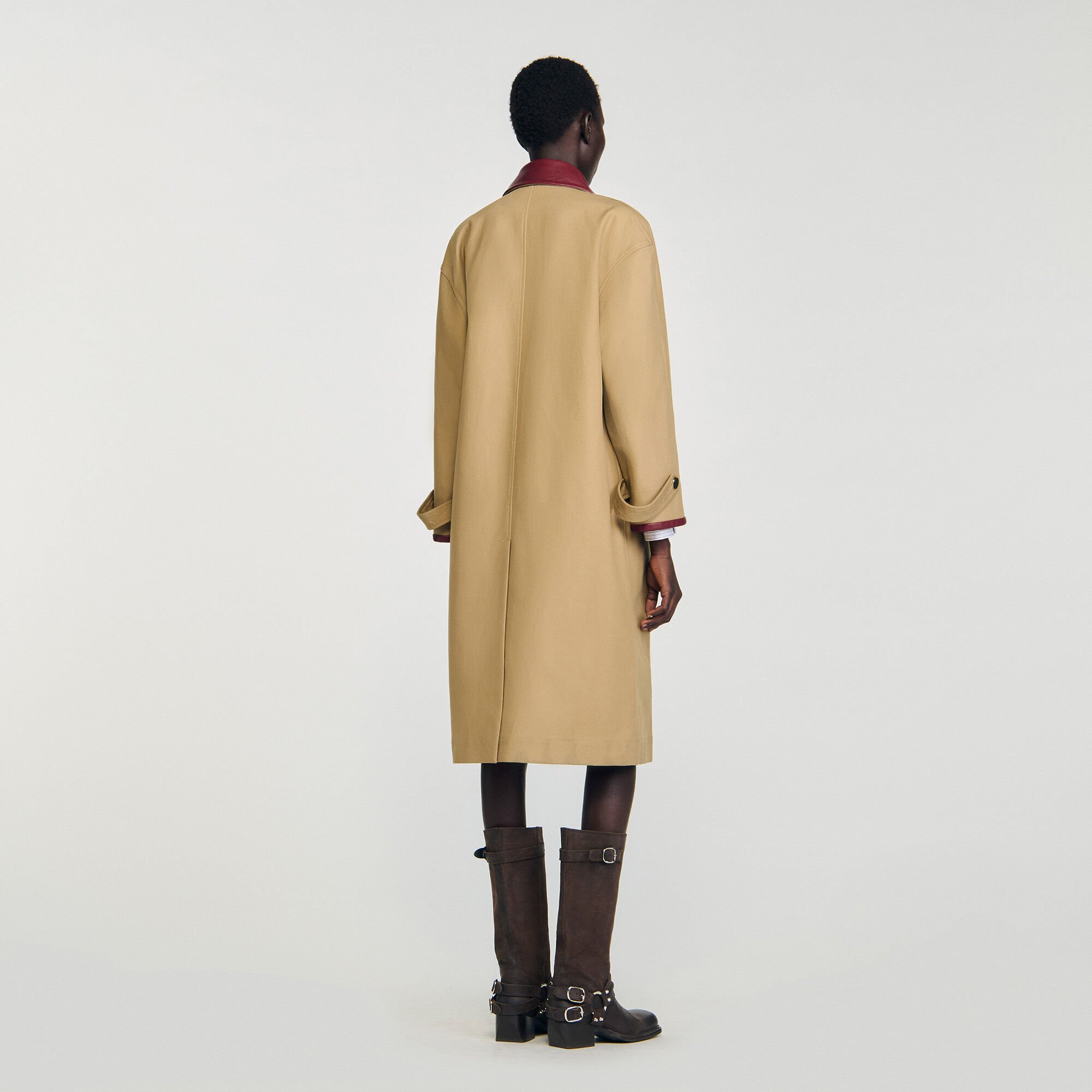 Trench coat with leather collar