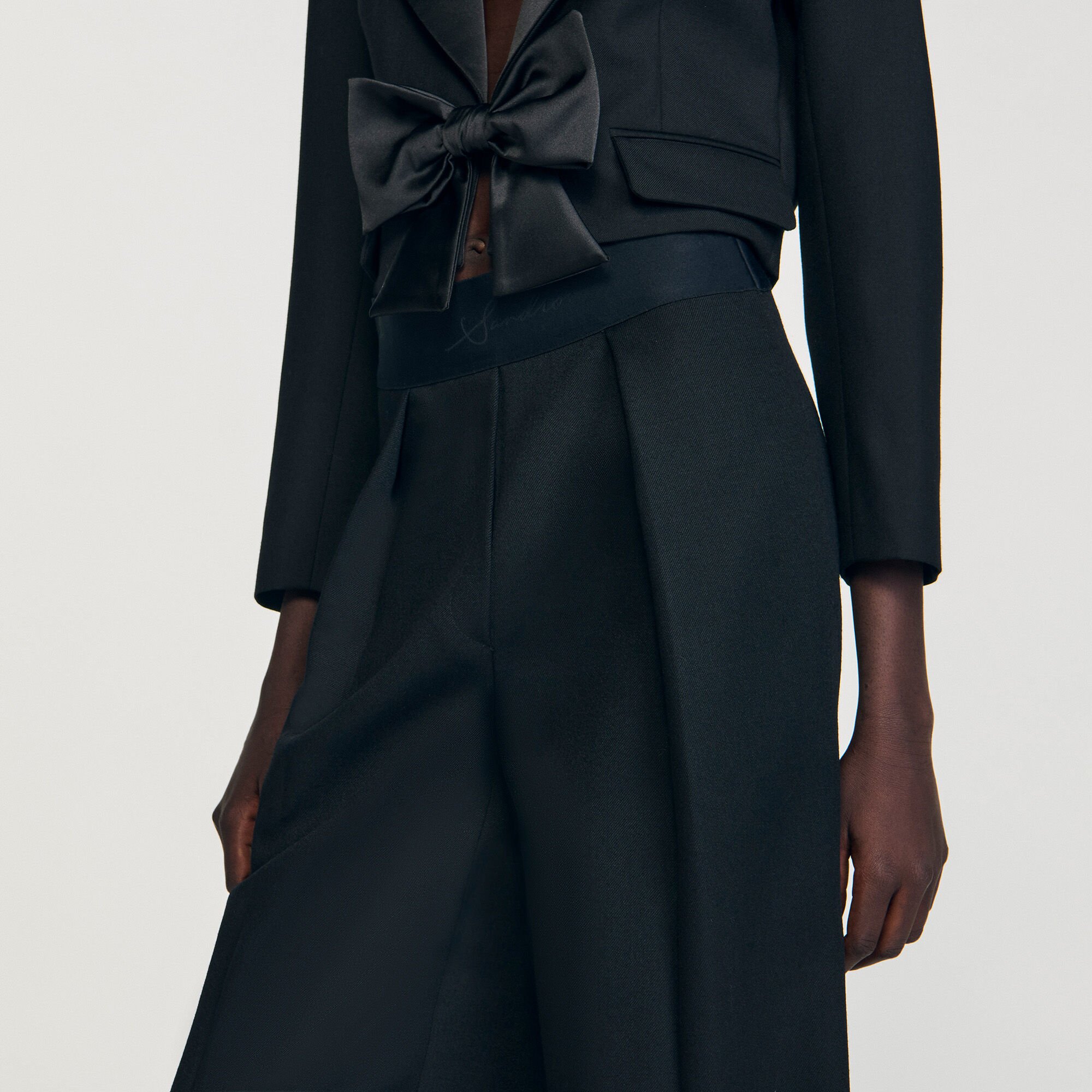 Wide-leg elastic waist trousers