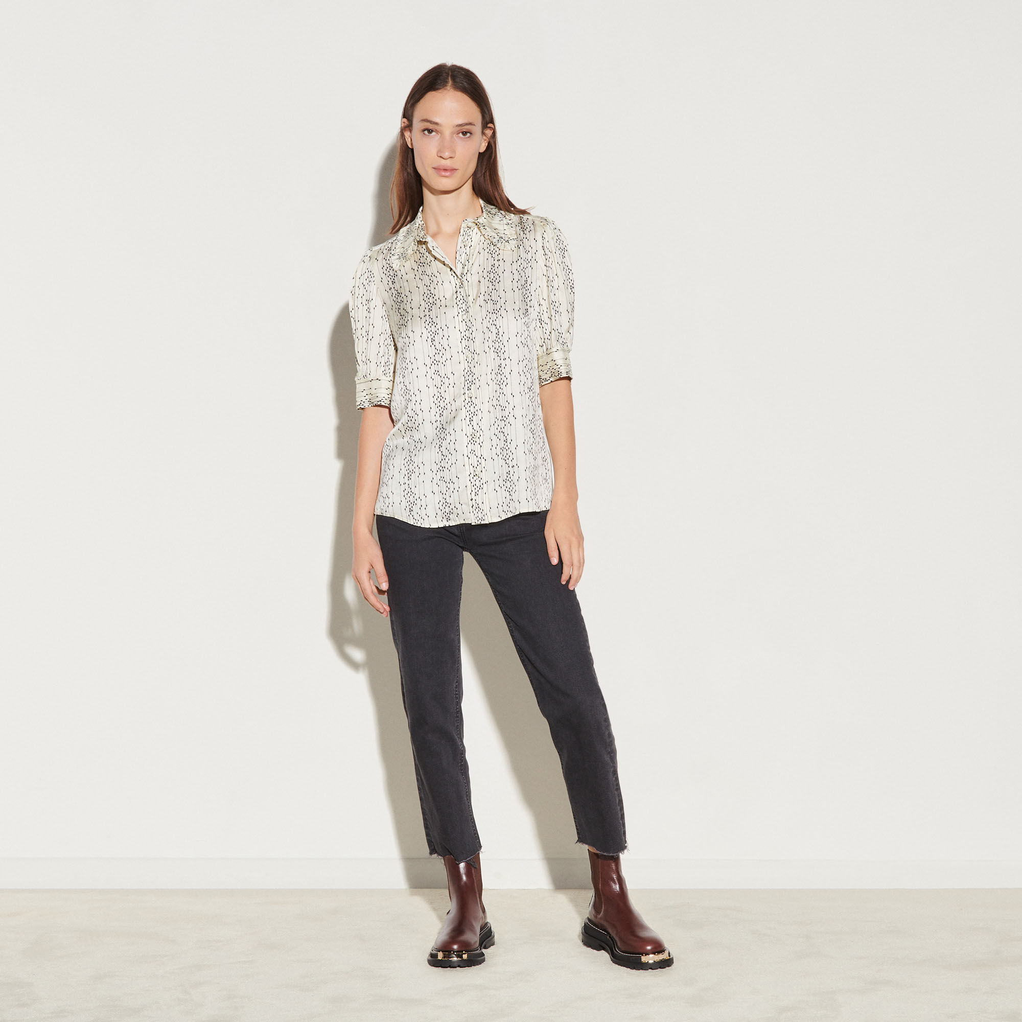 Short-sleeved printed shirt