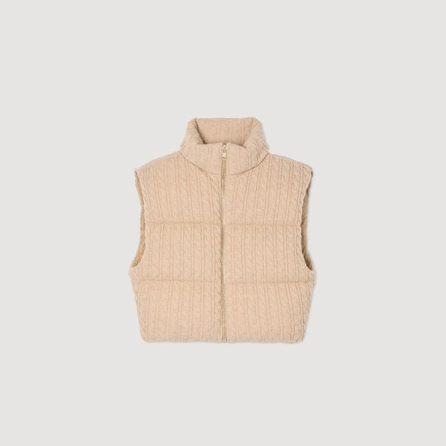 Short sleeveless puffer jacket
