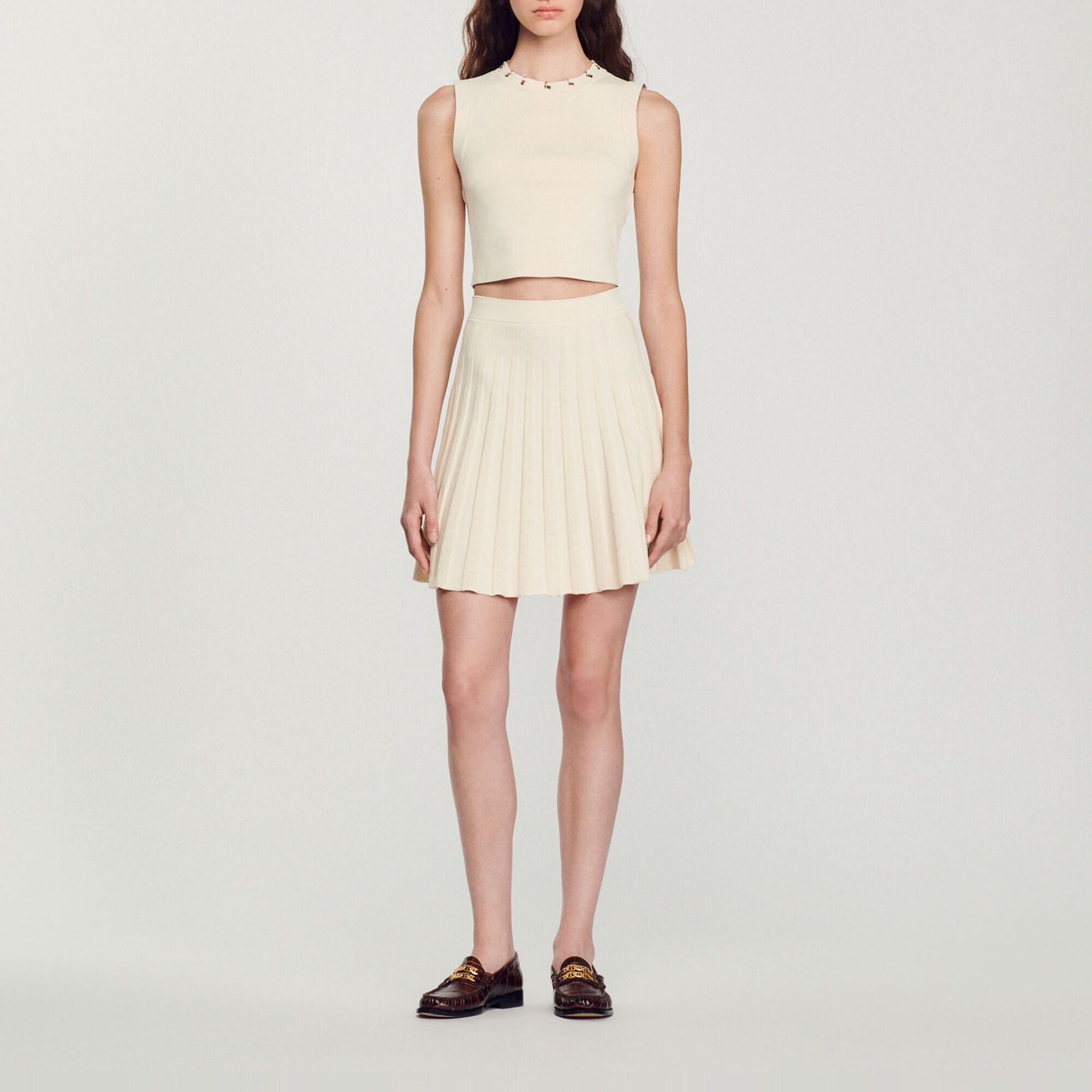 Short pleated knit skirt