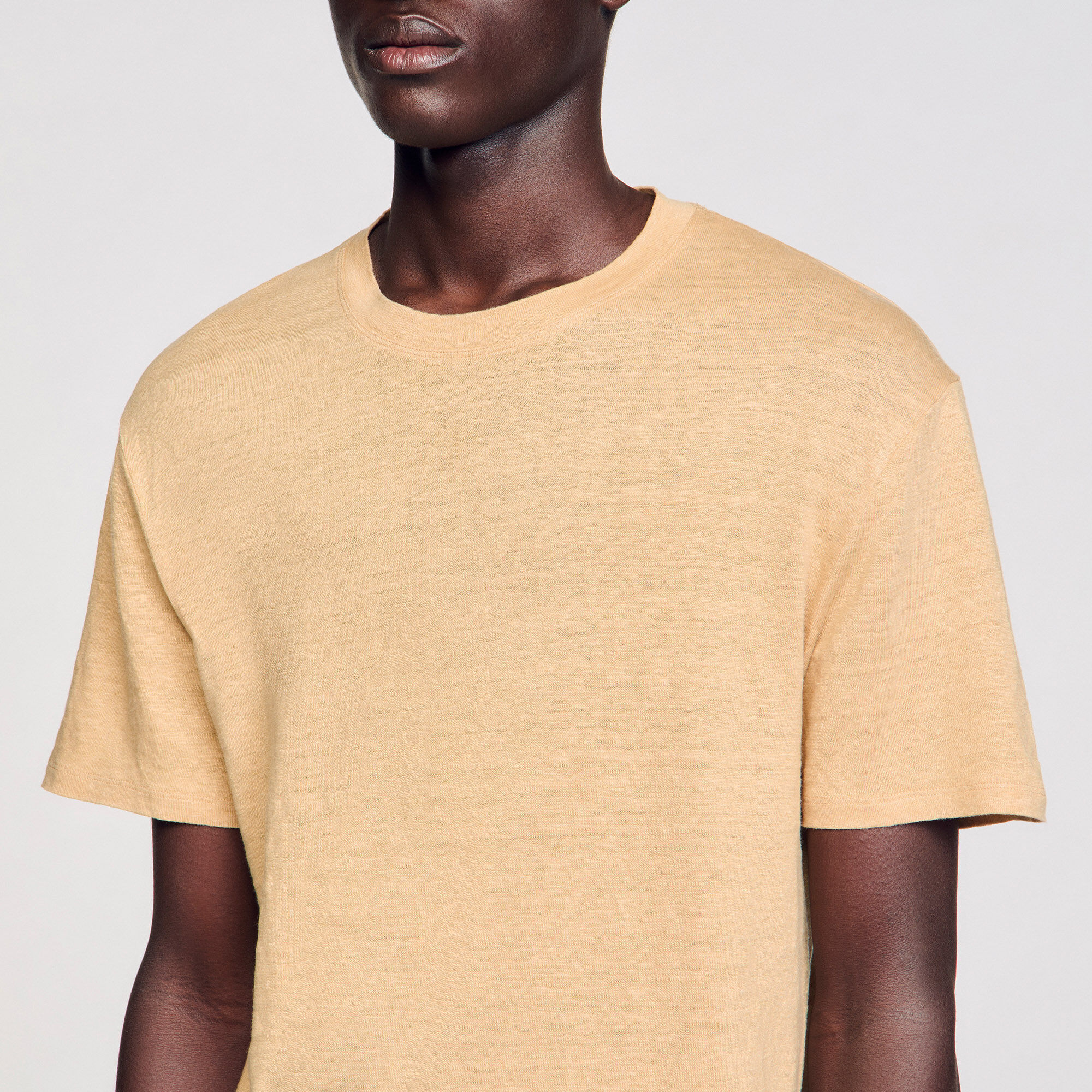 Certified linen T-shirt