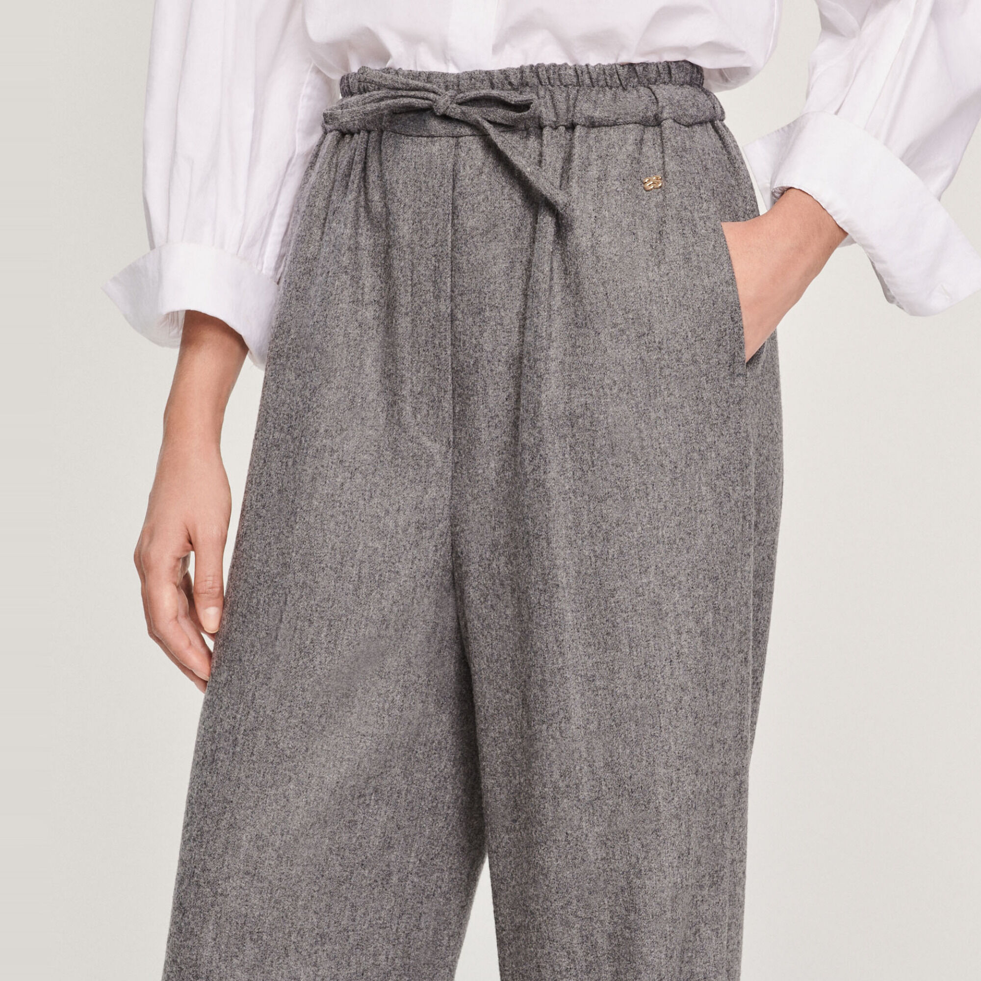 Wide-leg trousers