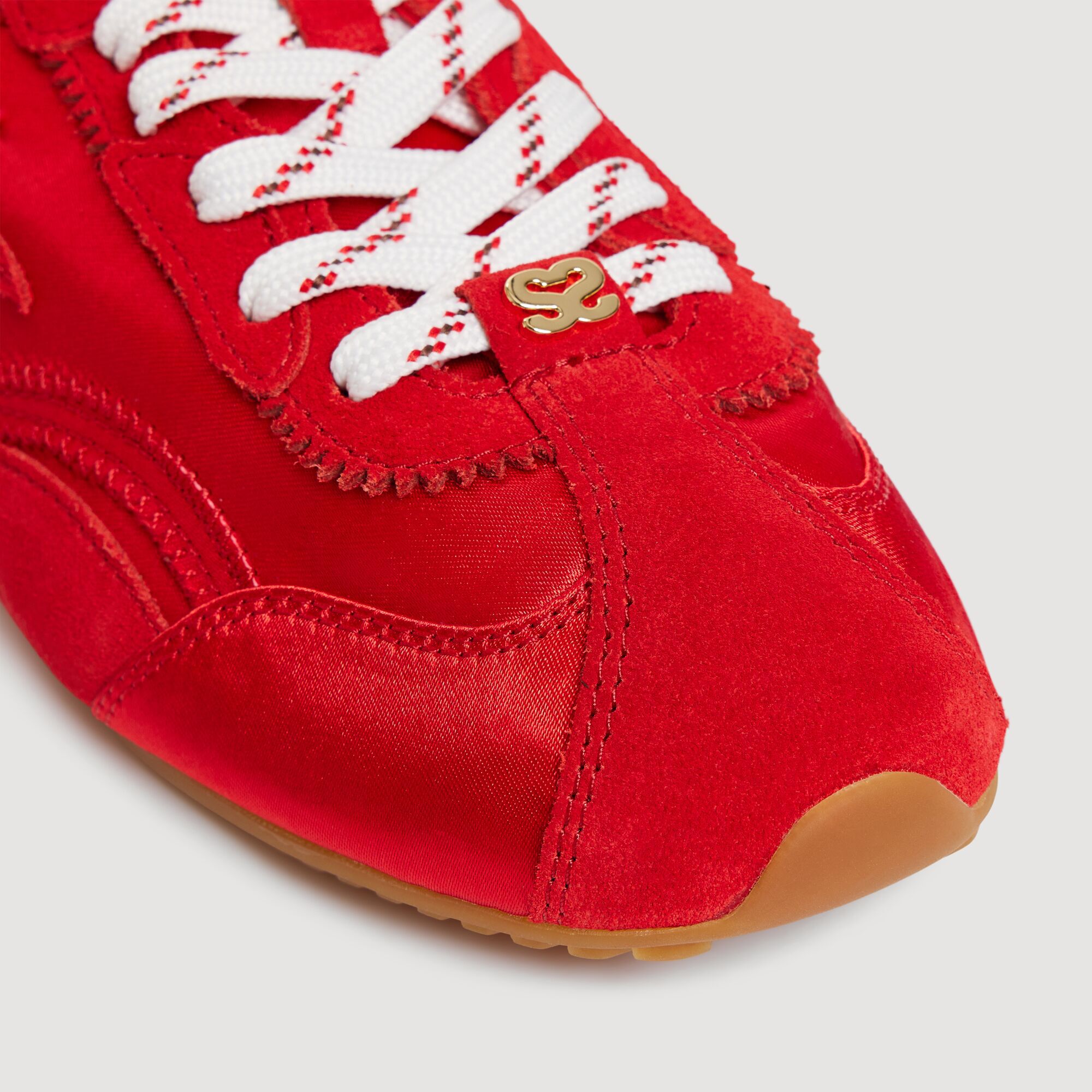 Mixed-material Light Wave trainers
