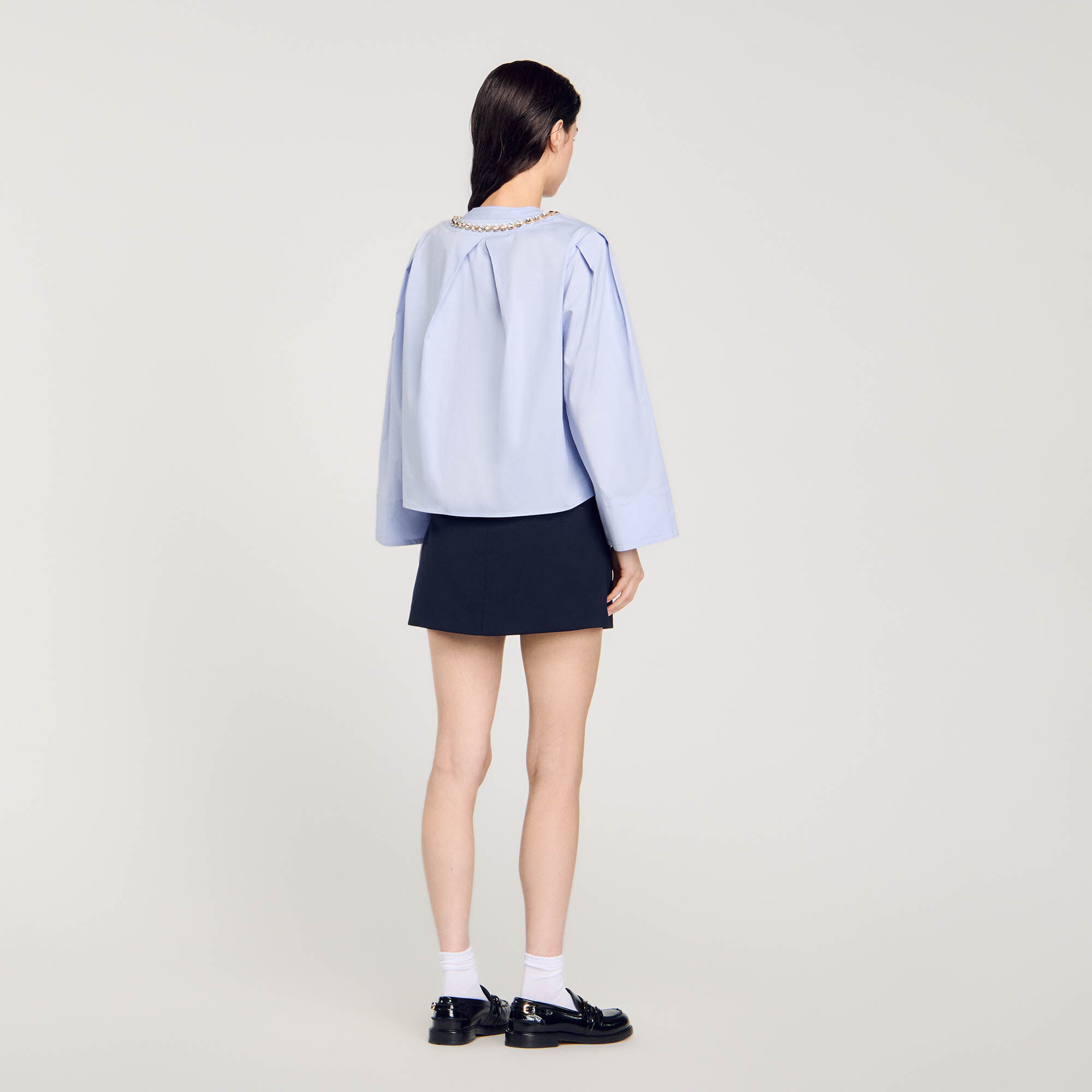 Cropped shirt with jewel trim collar
