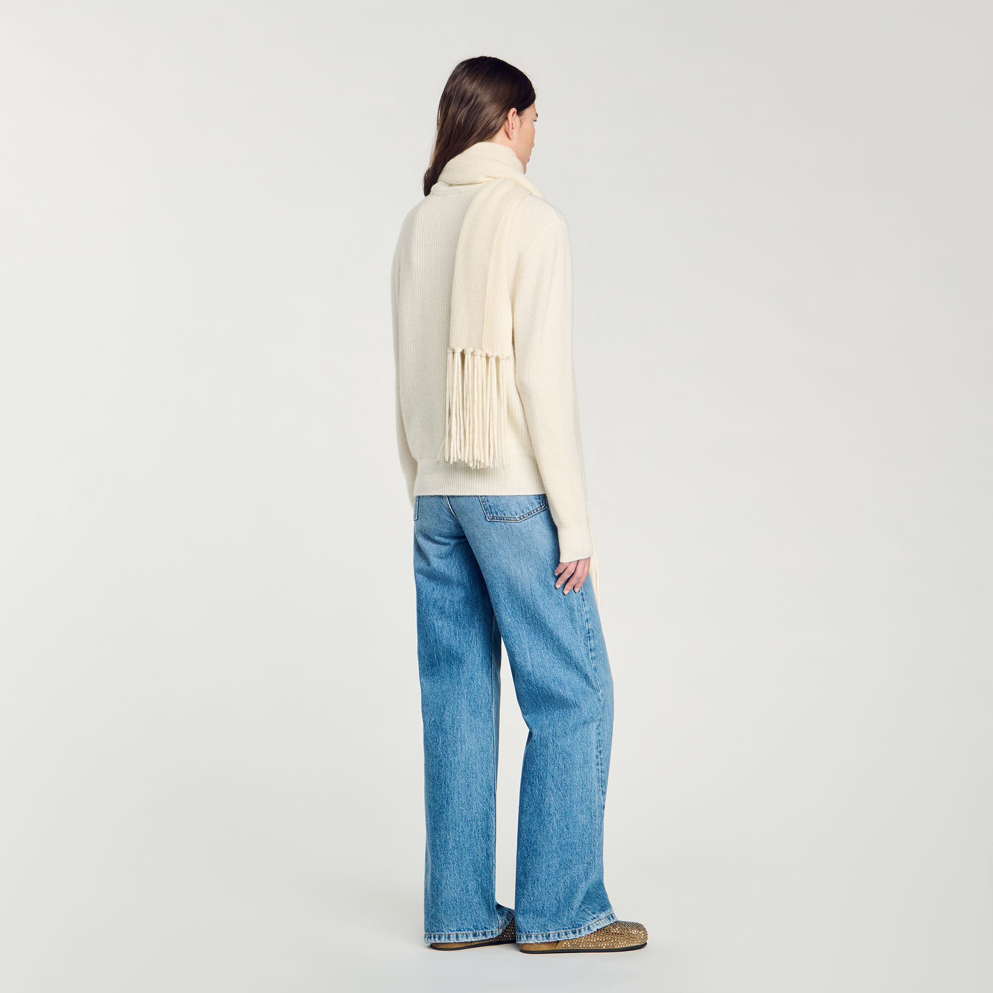Knitted jumper with scarf collar