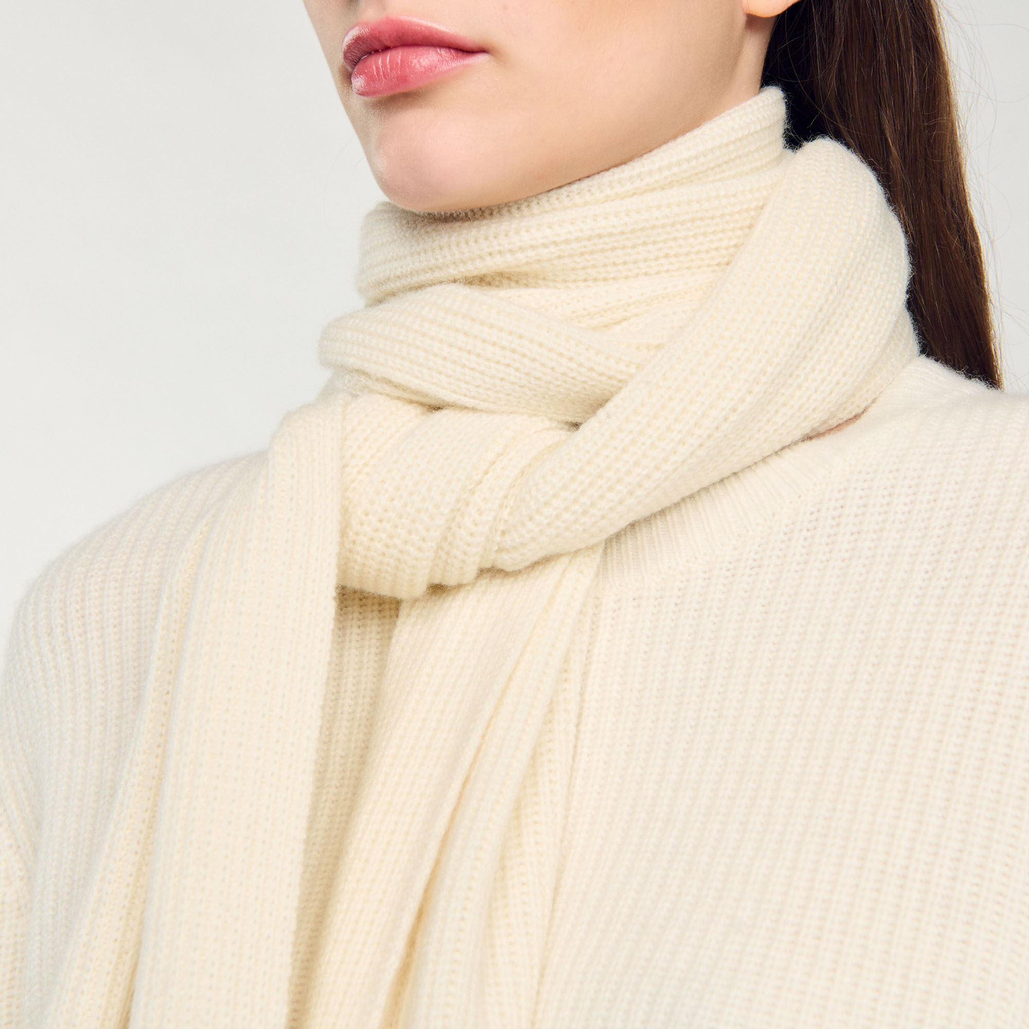 Knitted jumper with scarf collar