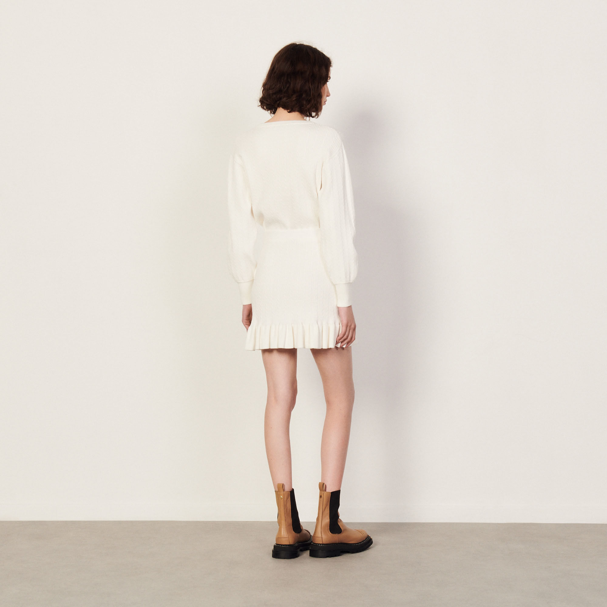 Short knitted skirt
