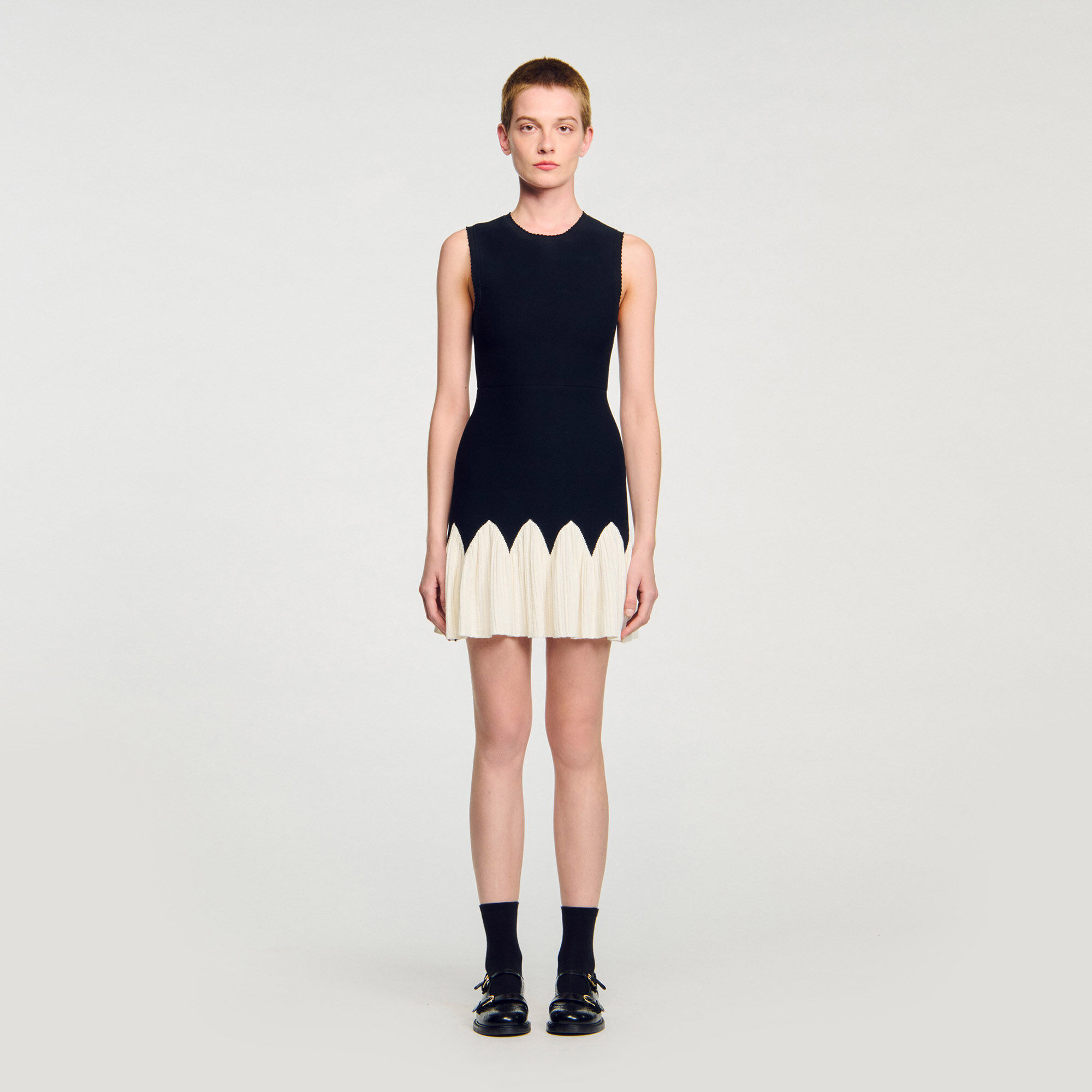 Two-tone short knit dress